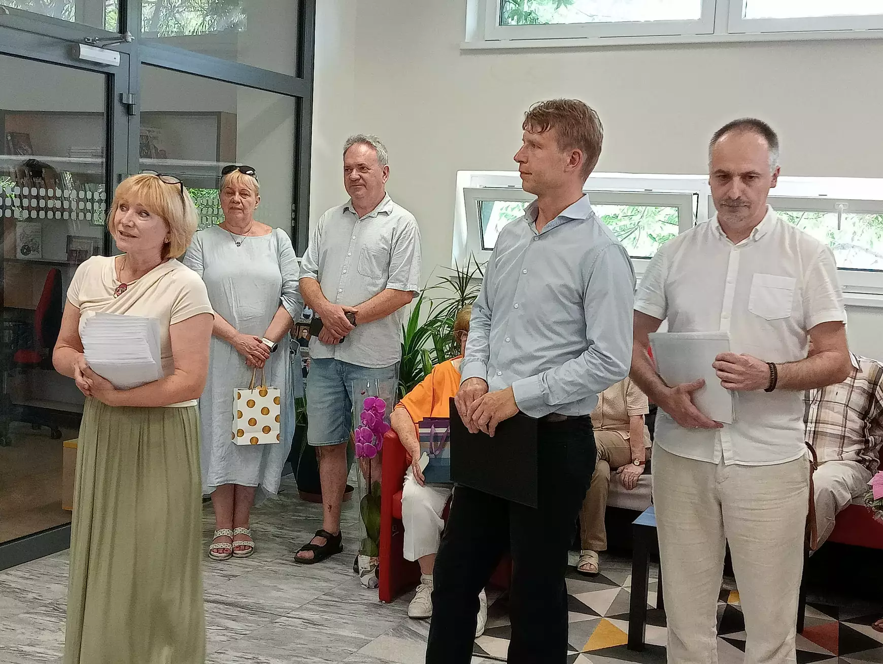 Bimbódzó tehetségek művei a komáromi Szinnyei József Könyvtárban – KÉPEKKEL