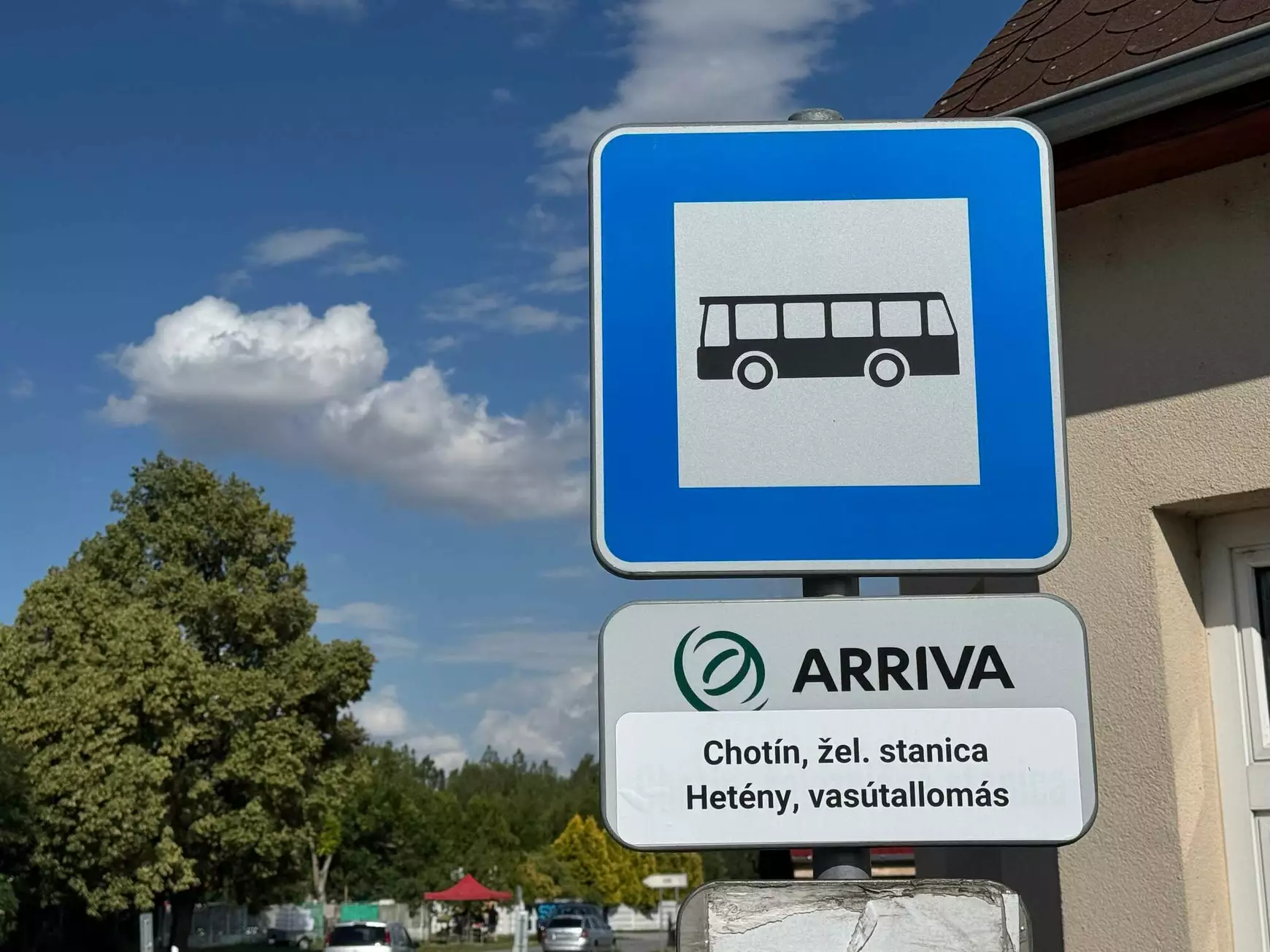 Sikeres, komáromi régióra vonatkozó, kétnyelvűsítési kezdeményezés – KÉPEKKEL