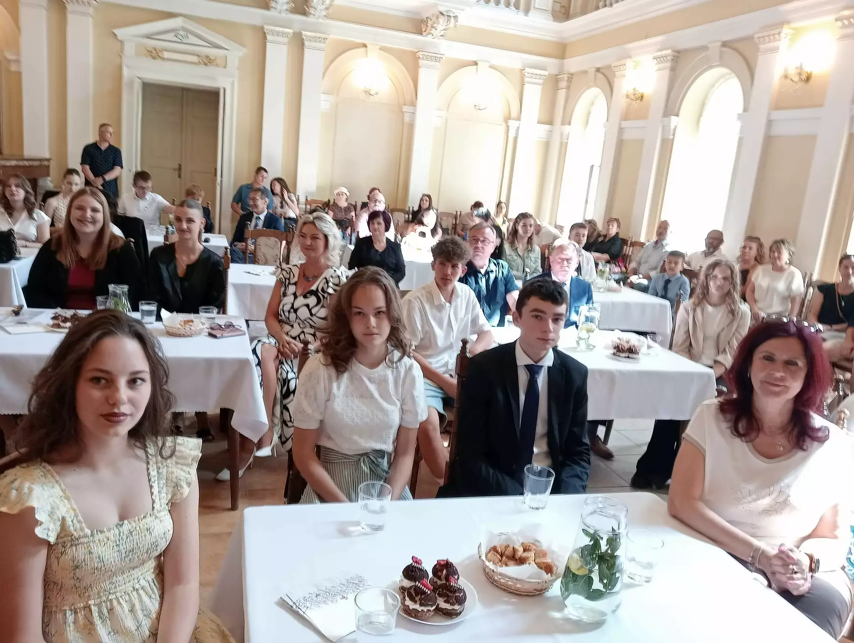 Díjazták e tanév kiváló diákjait Komáromban – KÉPEKKEL