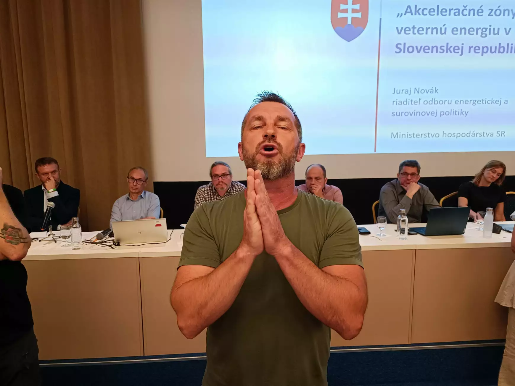 Egy az alkalmi, szélerőműellenes szónokok közül
