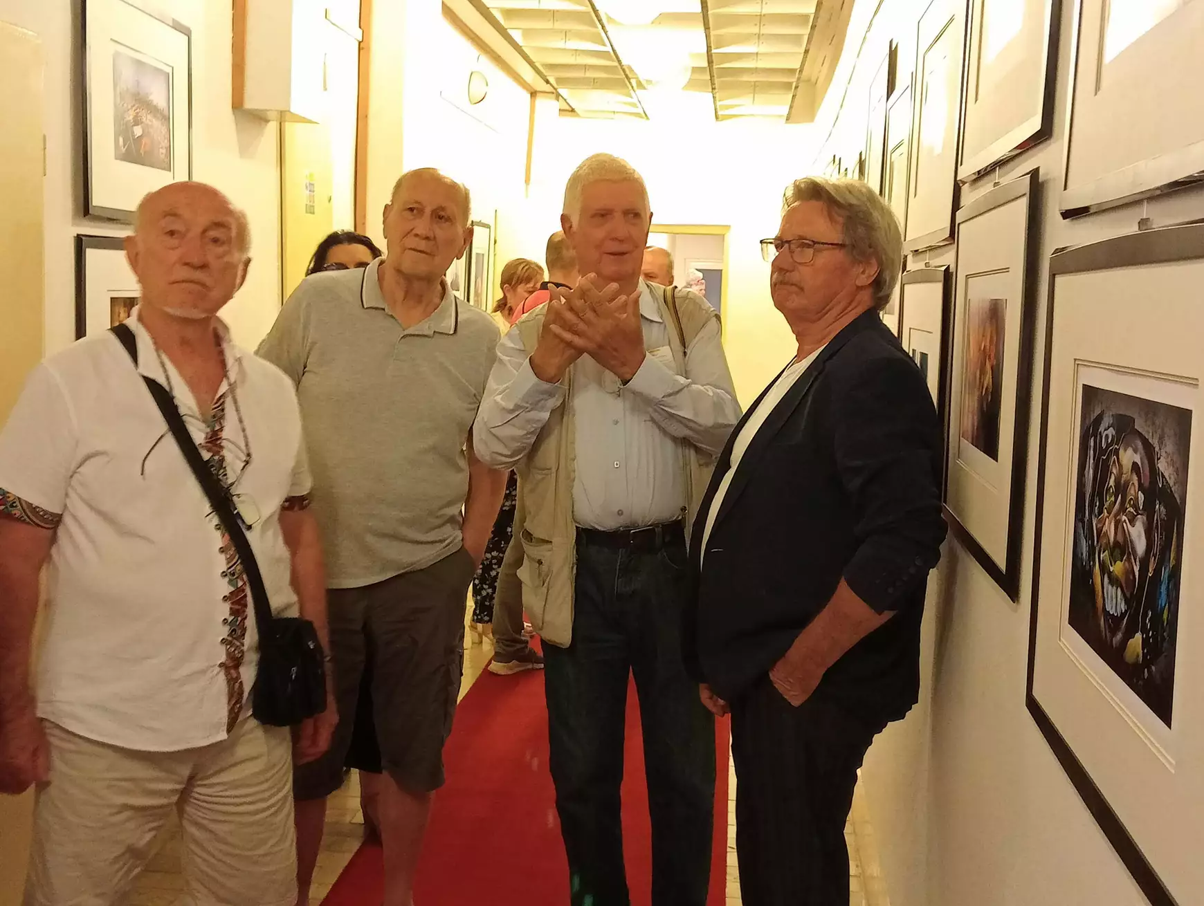 Budapest fényei és árnyoldalai a Duna Menti Múzeum fotógalériájában – KÉPEKKEL