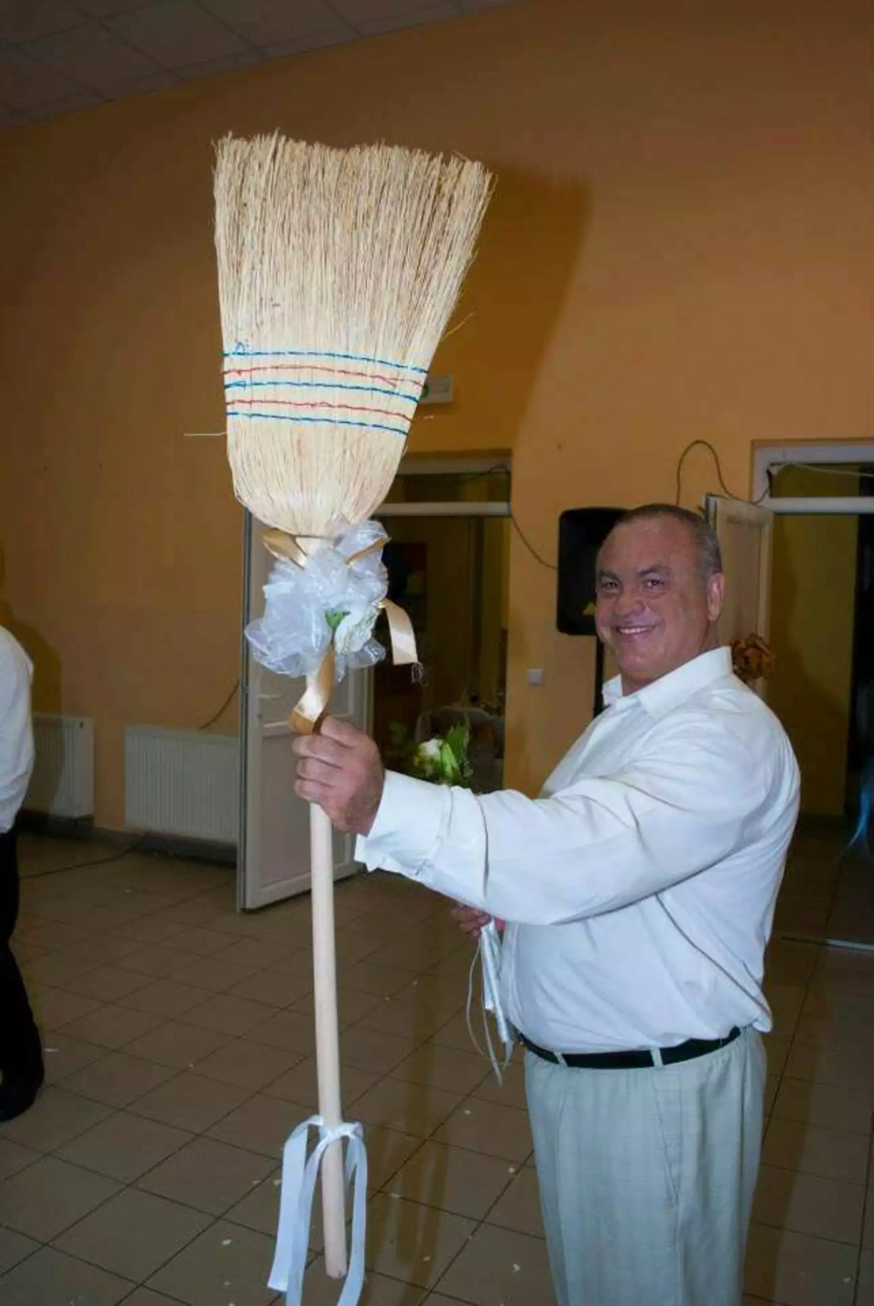 tibi-vofely-avagy-sklut-tibor-tibi-vovely-facebook-oldala-03