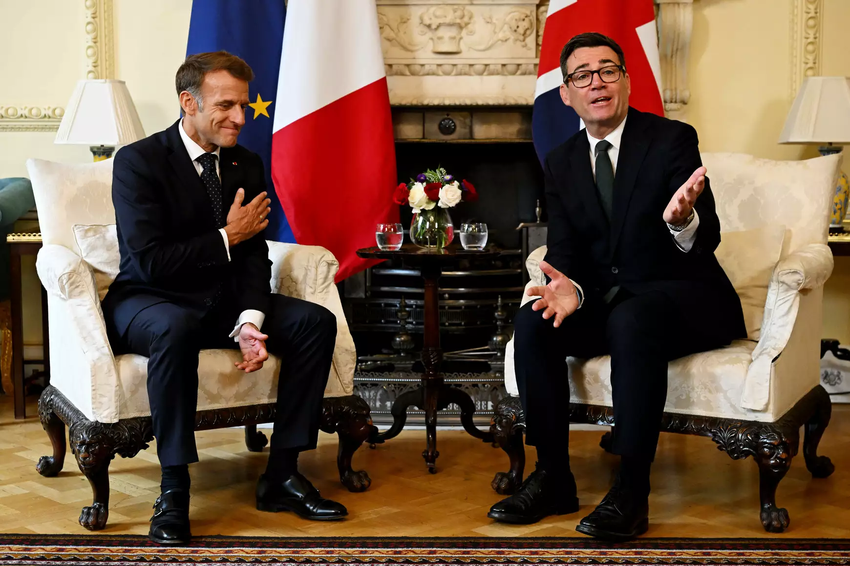 Emmanuel Macron és Andy Burnhamr