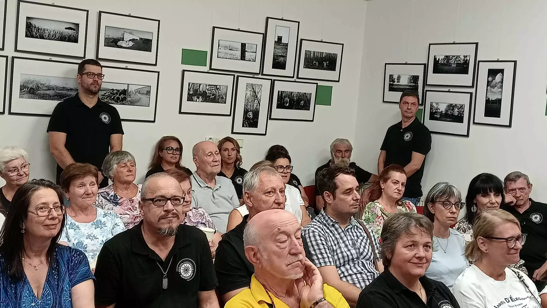 Jubilál a fotográfia: Varga Tibor fotóművész könyvbemutatója és tárlatnyitója Komáromban – KÉPEKKEL   