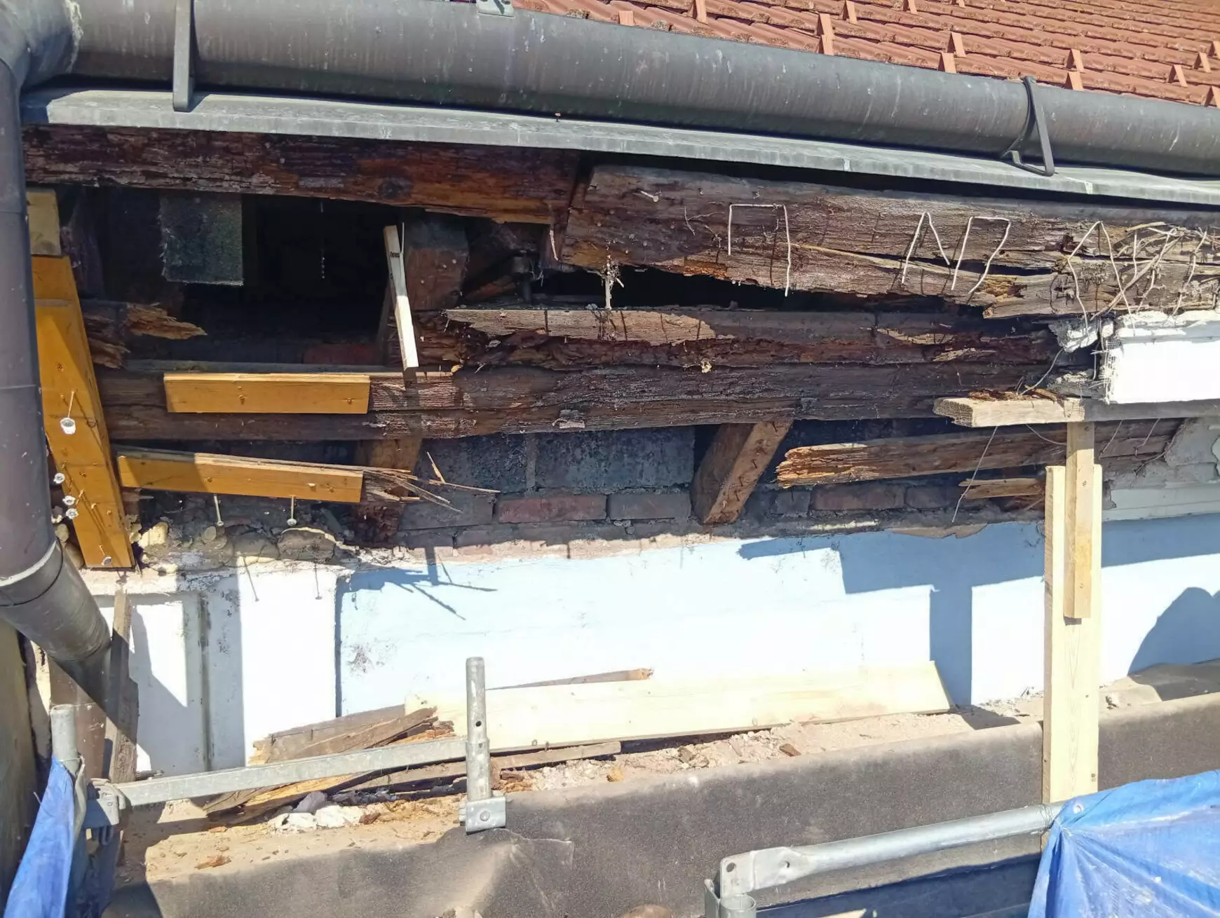 Rozsnyó, történelmi városháza, javítás