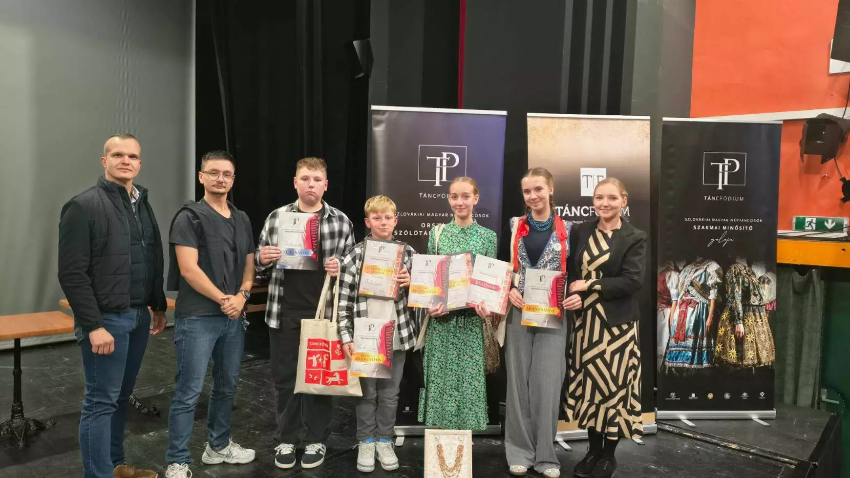 Kiemelkedő eredményt ért el a Mátyus Néptáncműhely a Thália Színházban megrendezésre került a Táncpódium 