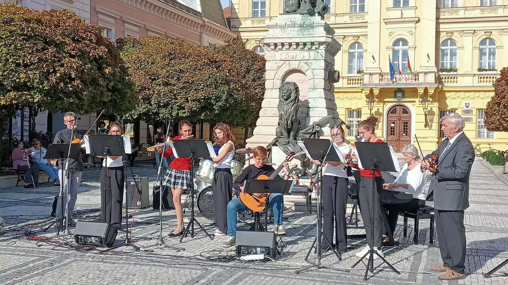 Komárom város 384 ezer euróból újította fel a Művészeti Alapiskola két épületét – KÉPEKKEL