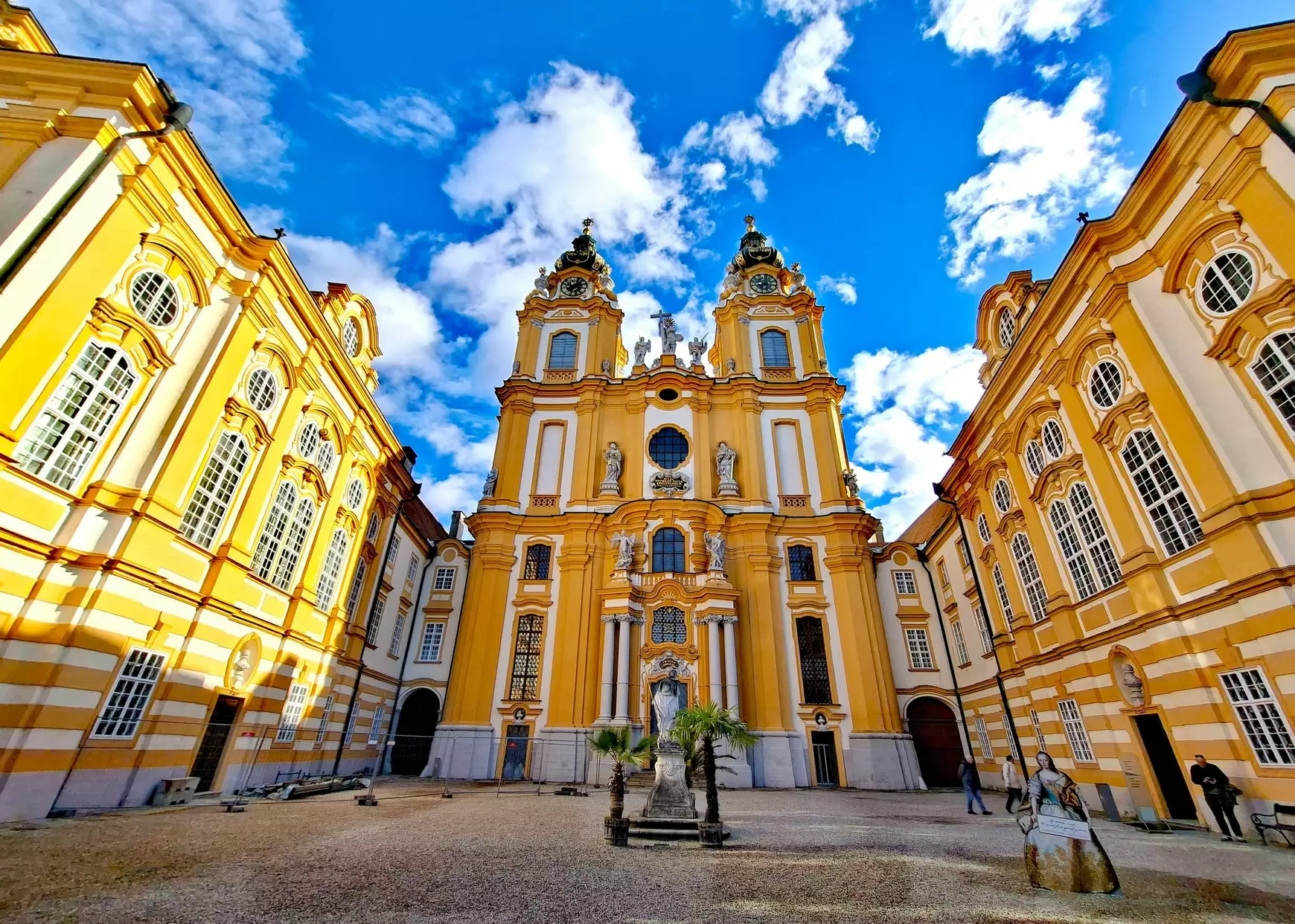 Barokkos formavilág a Melki apátságnál