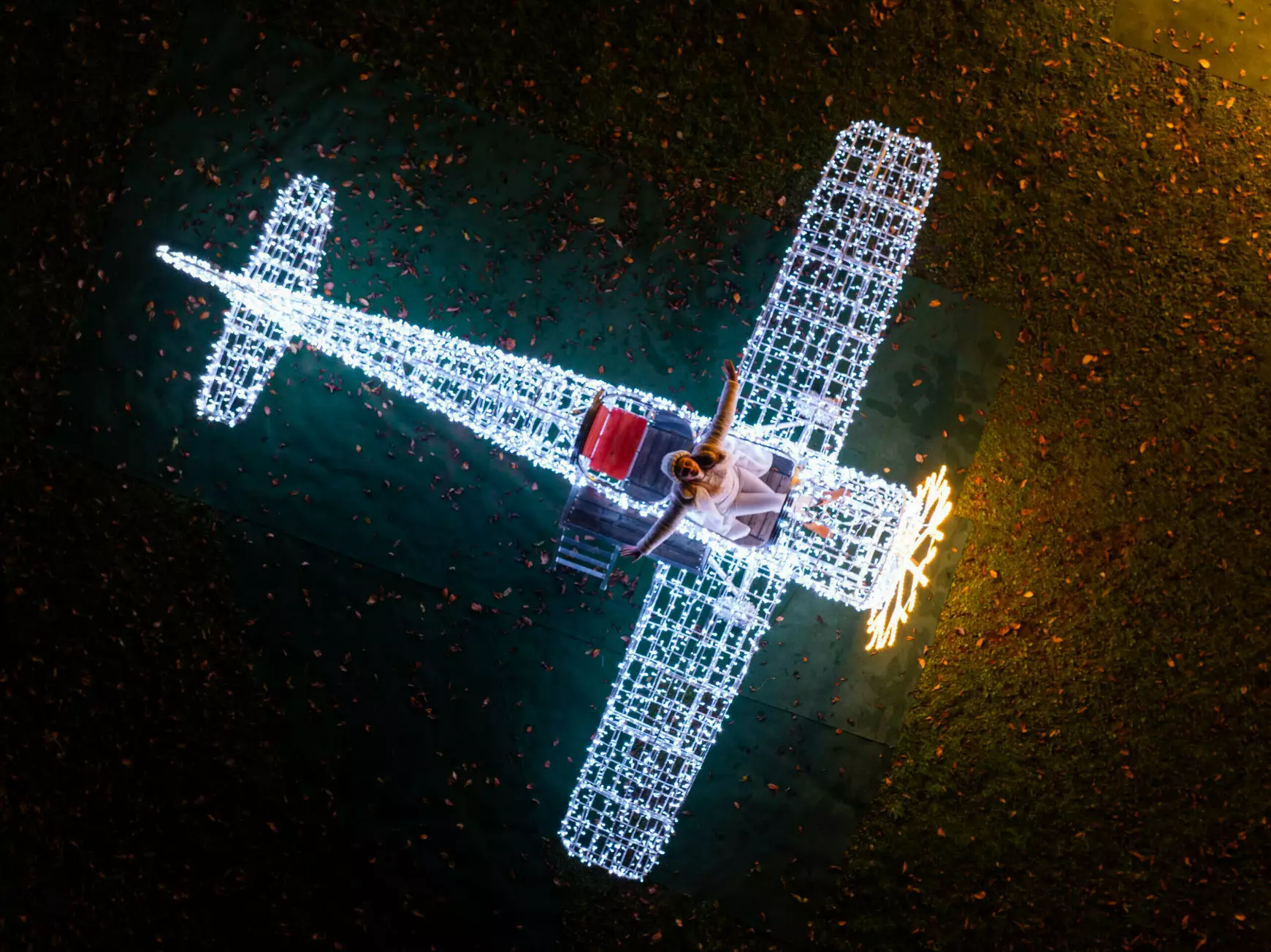 Adventkor ismét lesz Story of lights Komáromban: a világűr sejtelmes fénye árasztja el az erődöt – KÉPEKKEL 