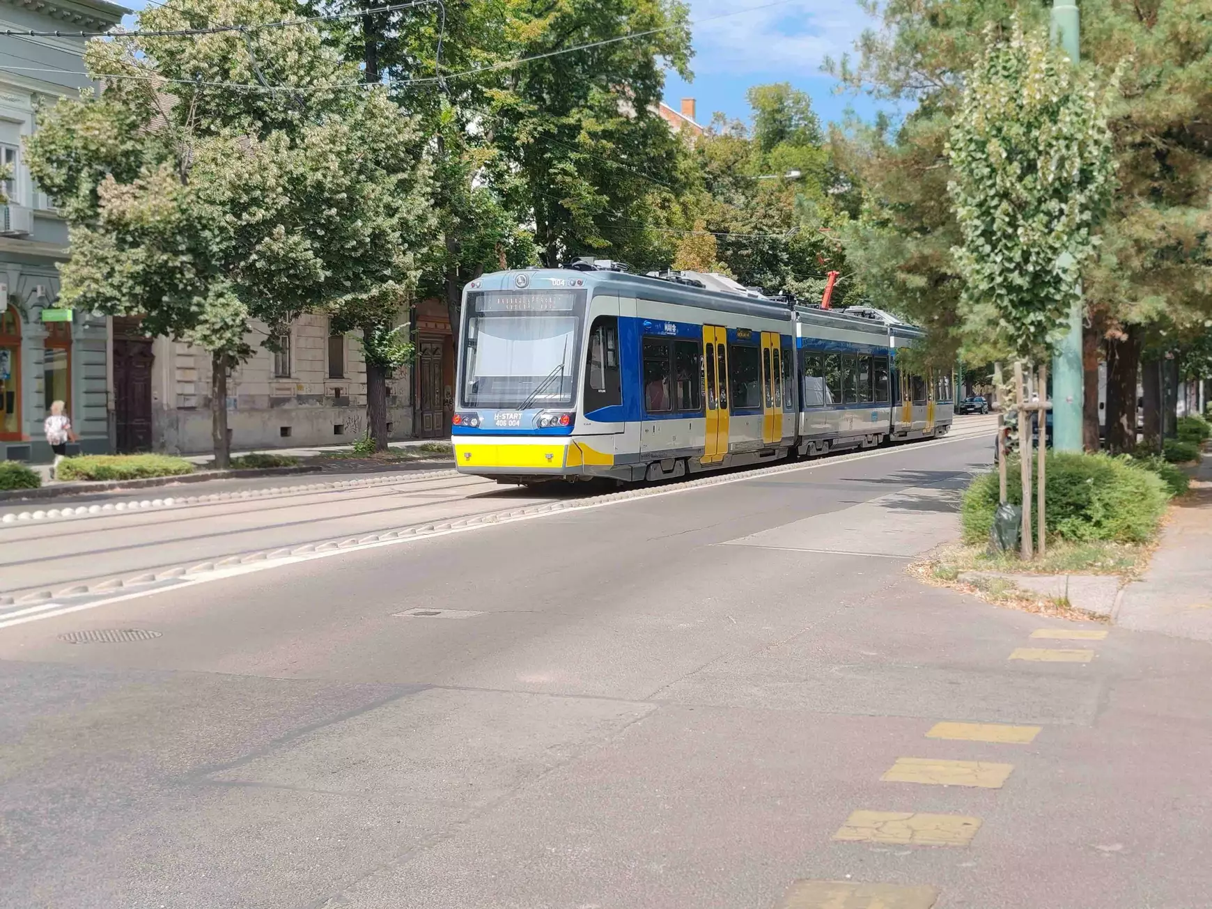 A tram train