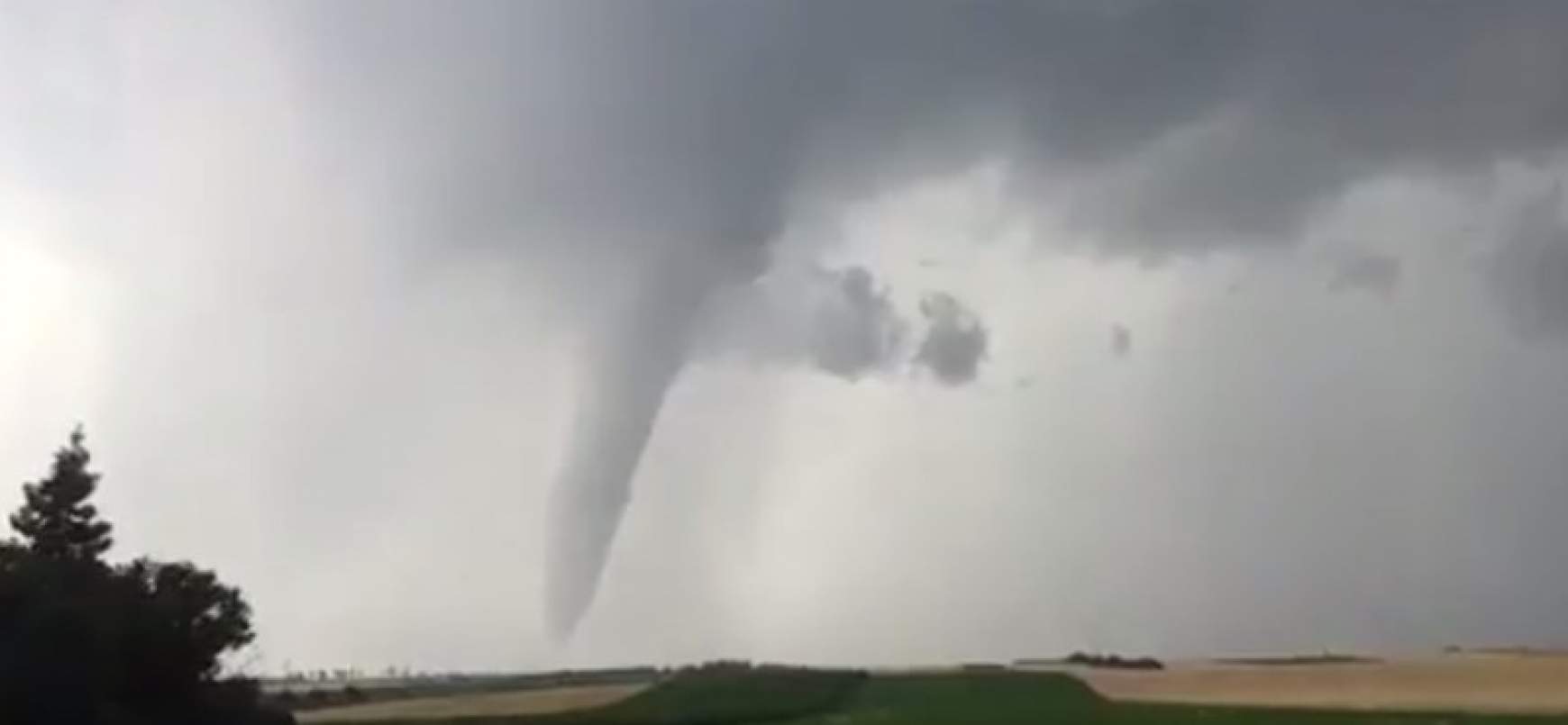 usa-hovihar-tornado.jpg usa-hovihar-tornado.jpg