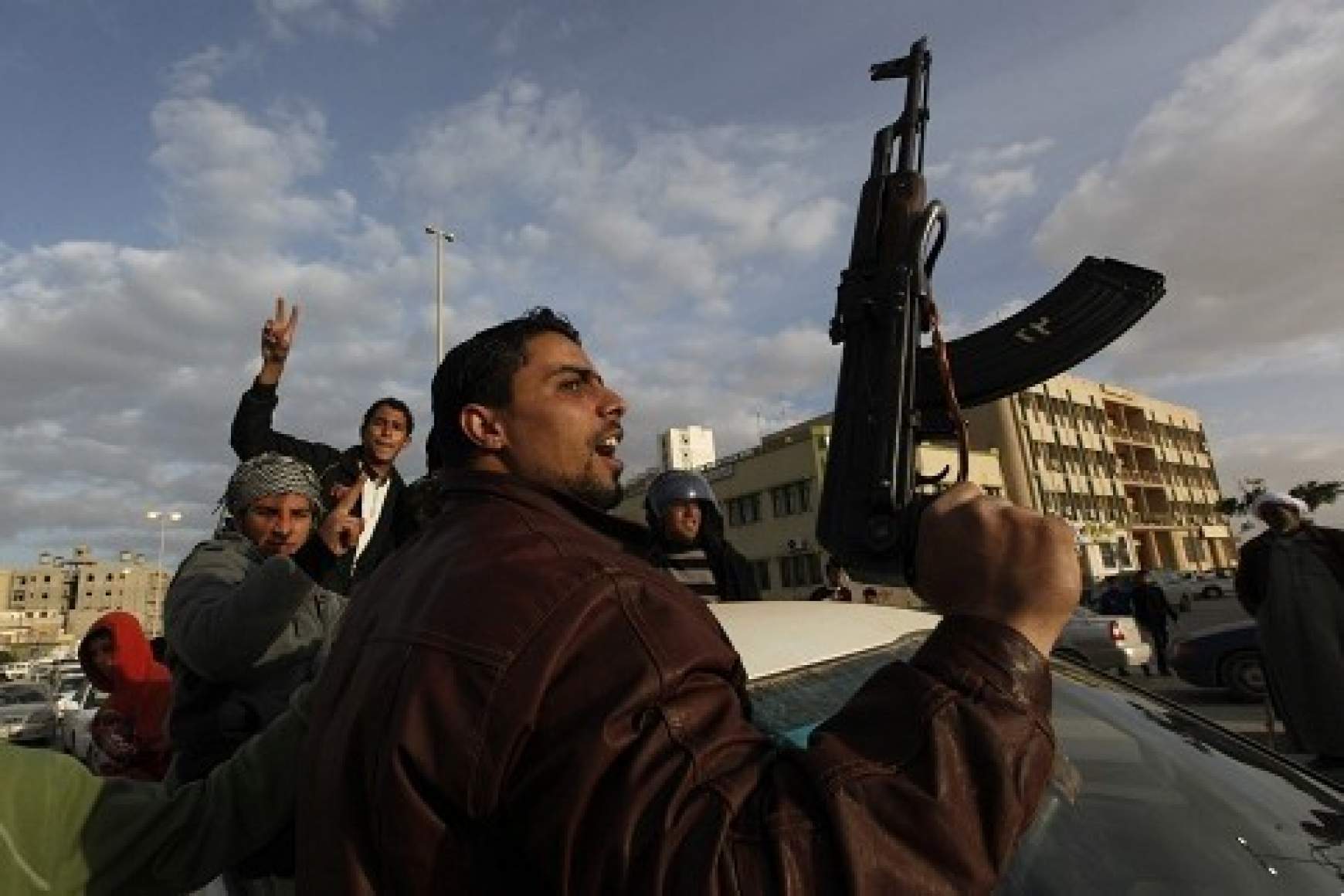 201103031141580.Libia-fegyveresek.jpg