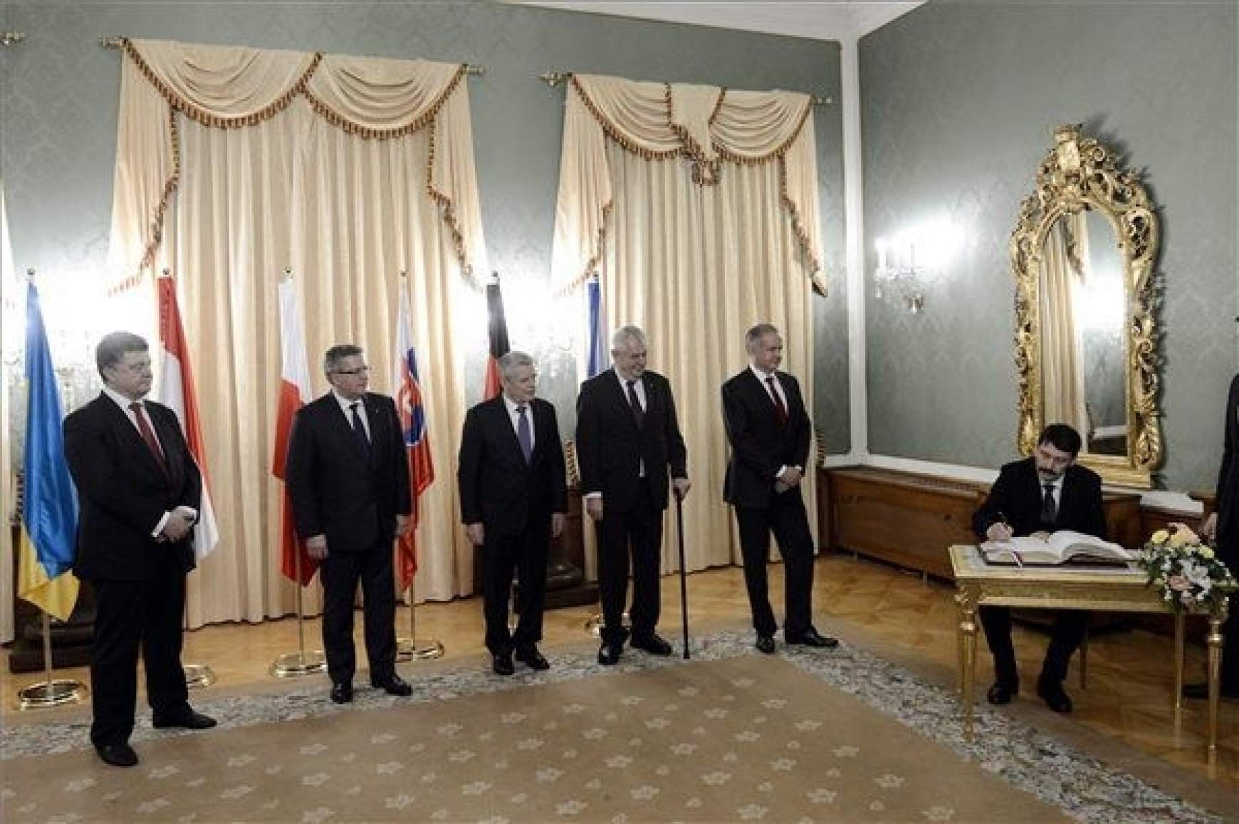 201411170932580.elnokok_alairnak_BA.jpg 201411170932580.elnokok_alairnak_BA.jpg