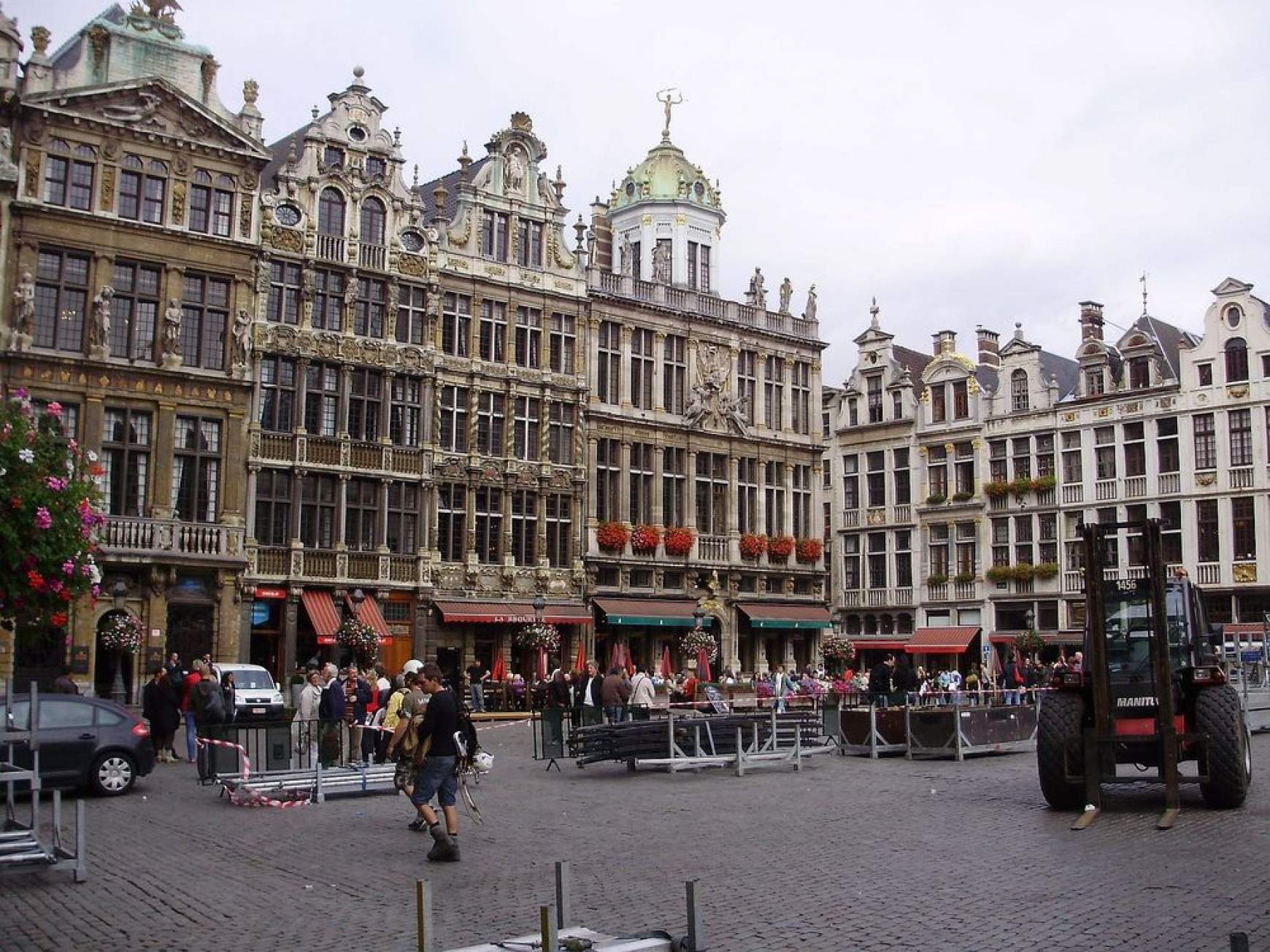 201606181018430.Foter-Brusszel.jpg