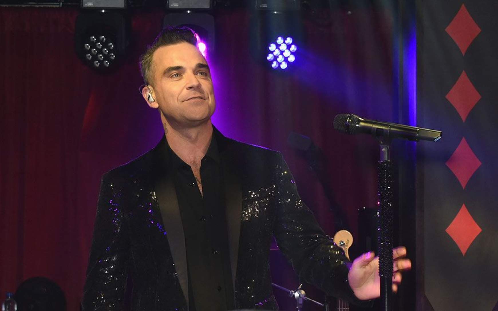 201611071514440.robbie-williams.jpg