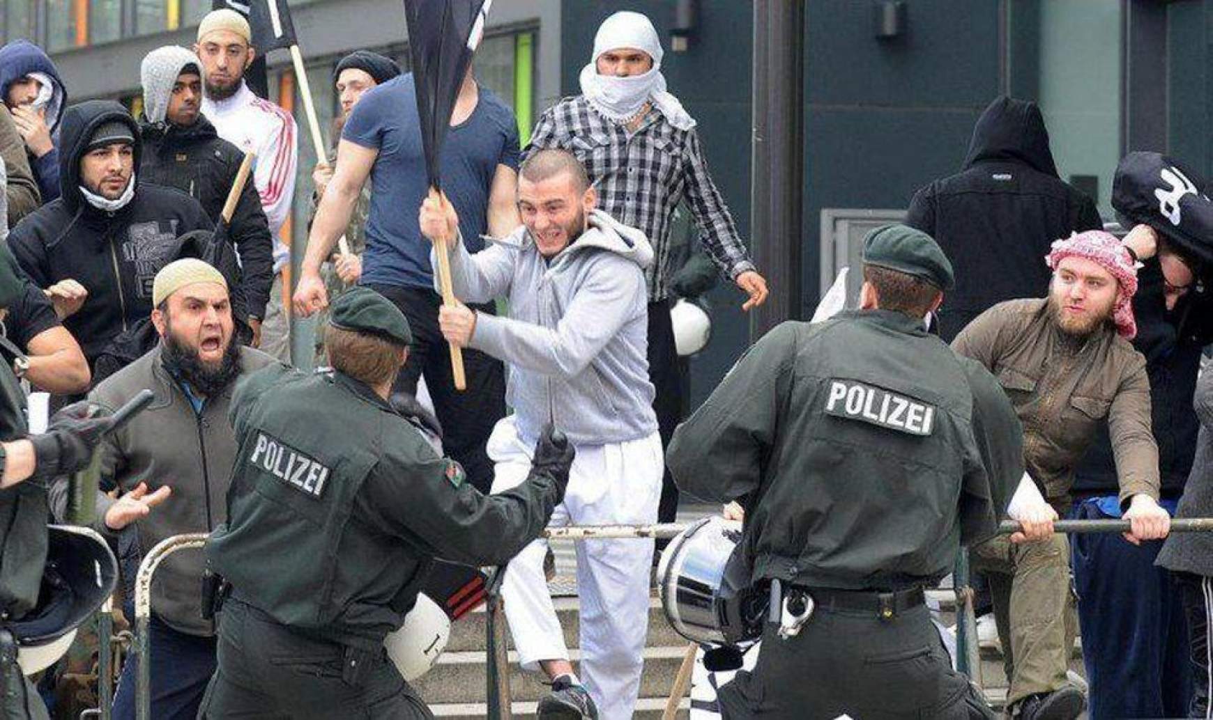 201711231129130.GermanMuslims-e1411592887330-800x475.jpg 201711231129130.GermanMuslims-e1411592887330-800x475.jpg