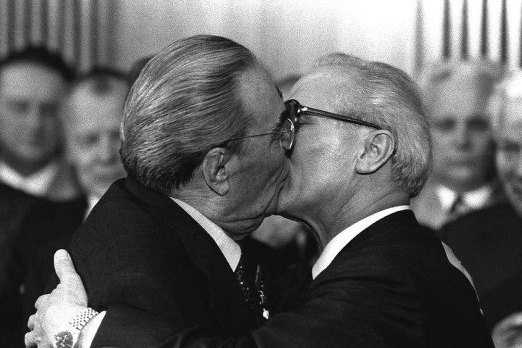 201712191448370.honecker-brezhnev.jpg 201712191448370.honecker-brezhnev.jpg