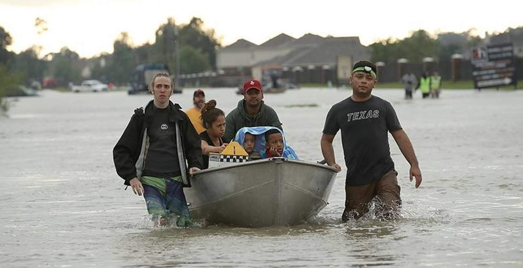 201801091552340.harvey-rescue-boat.jpg