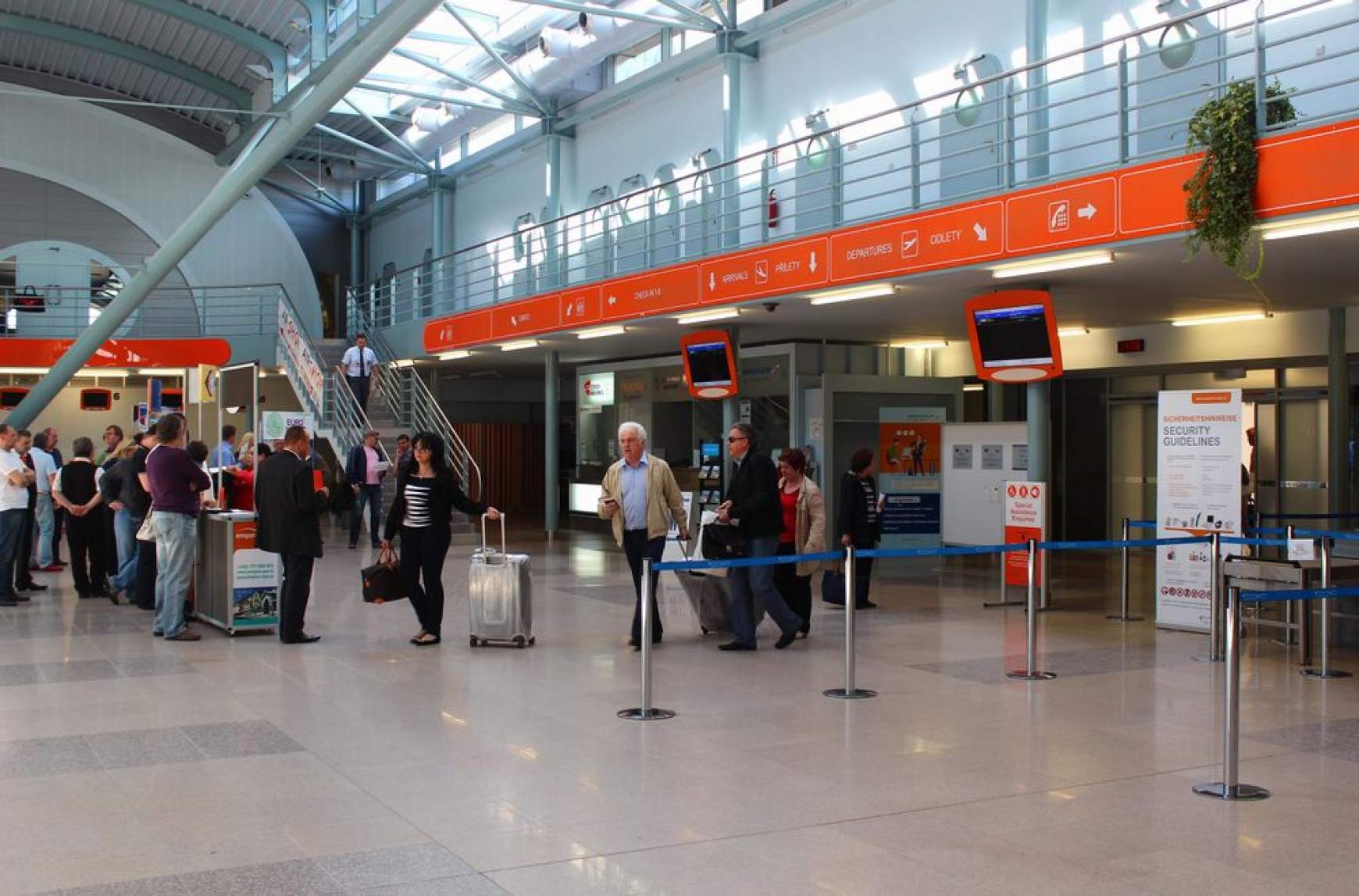 201801301413110.Karlovy_Vary_Airport,_terminal,_ground_floor_2.jpg 201801301413110.Karlovy_Vary_Airport,_terminal,_ground_floor_2.jpg