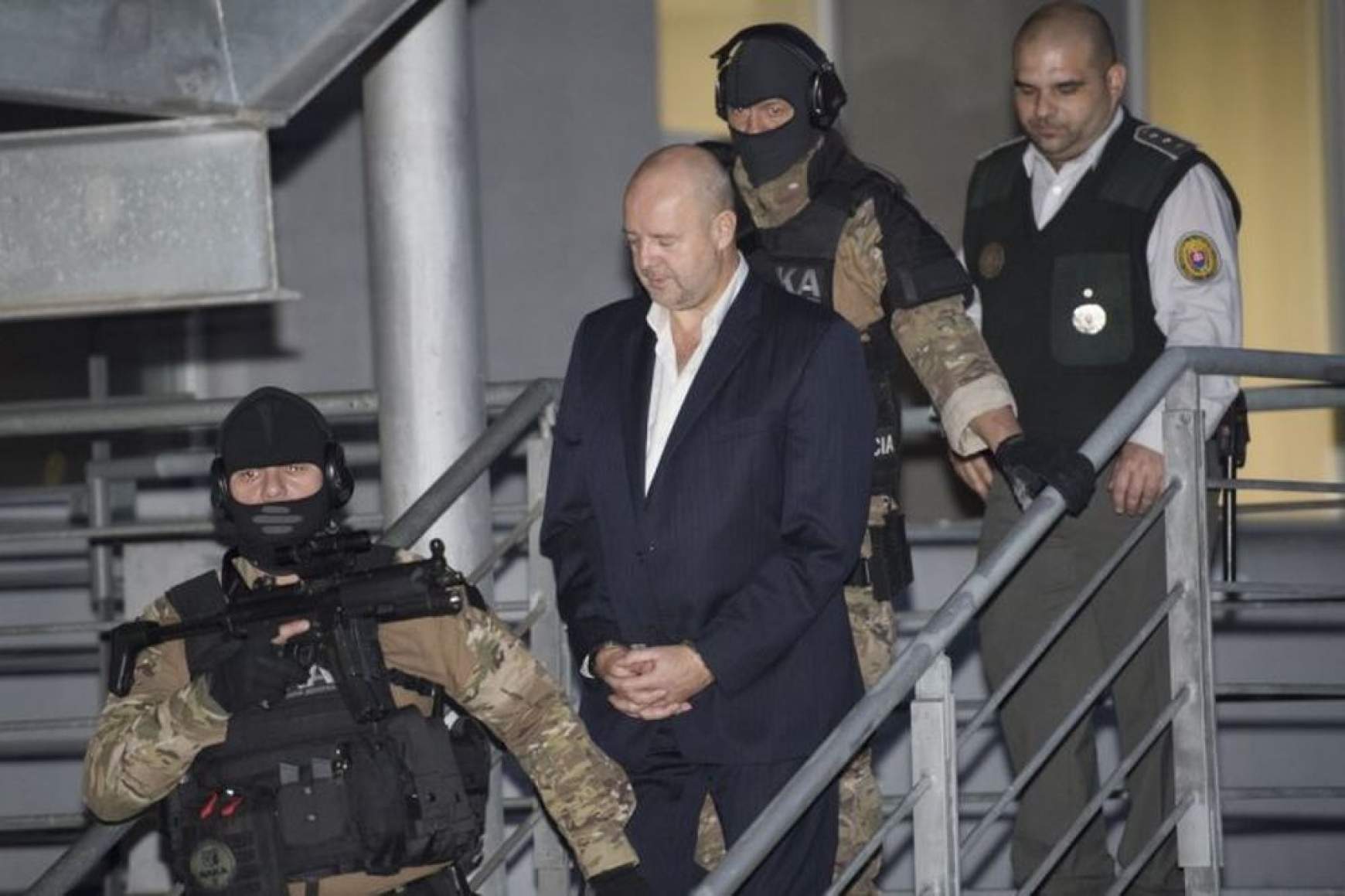 201802071648050.n87RWnjiTiLduu0ZKzhqEA.1280_Policajti-odv-dzaj-Pavla-Ruska-zo-s-du-26-okt-bra-2017.jpg 201802071648050.n87RWnjiTiLduu0ZKzhqEA.1280_Policajti-odv-dzaj-Pavla-Ruska-zo-s-du-26-okt-bra-2017.jpg