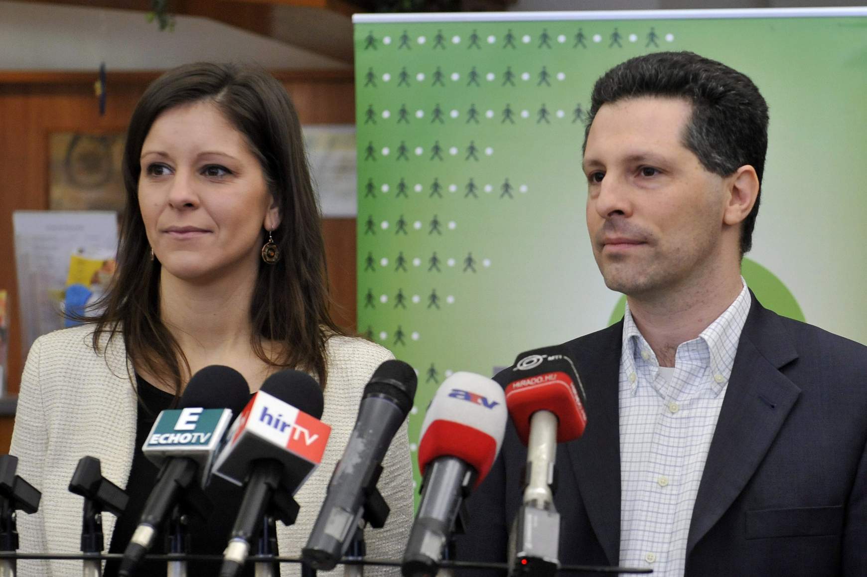 szel-schiffer.jpg szel-schiffer.jpg