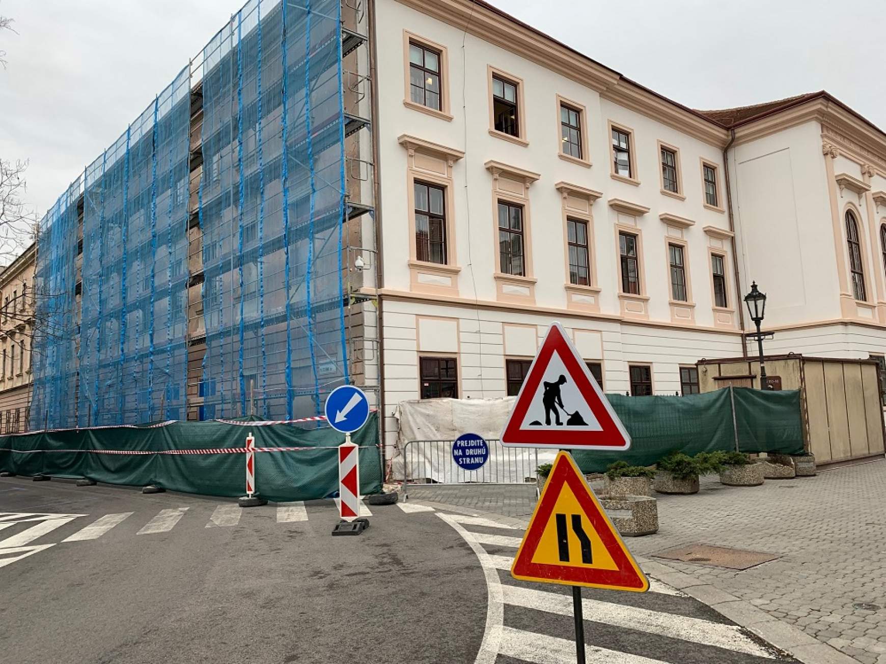 Komáromi megyeháza