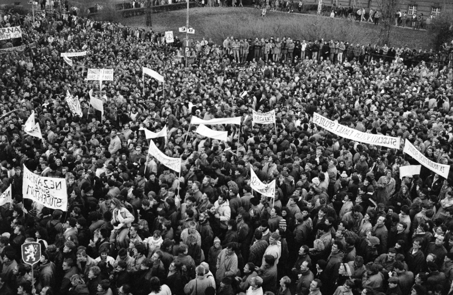 nov 17_bársonyos forradalom nov 17_bársonyos forradalom