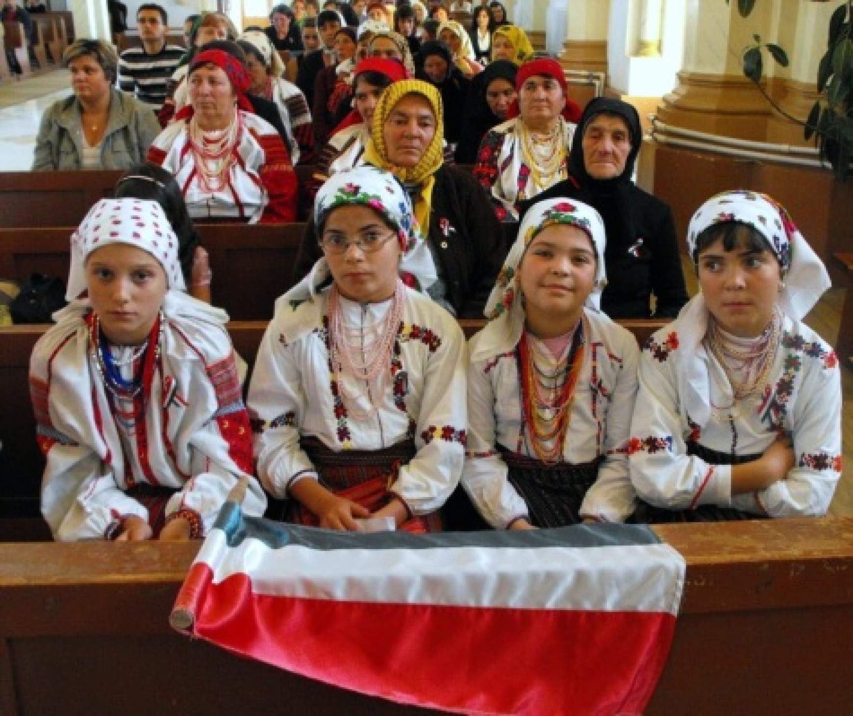 Magyar imádság a pusztinai templomban