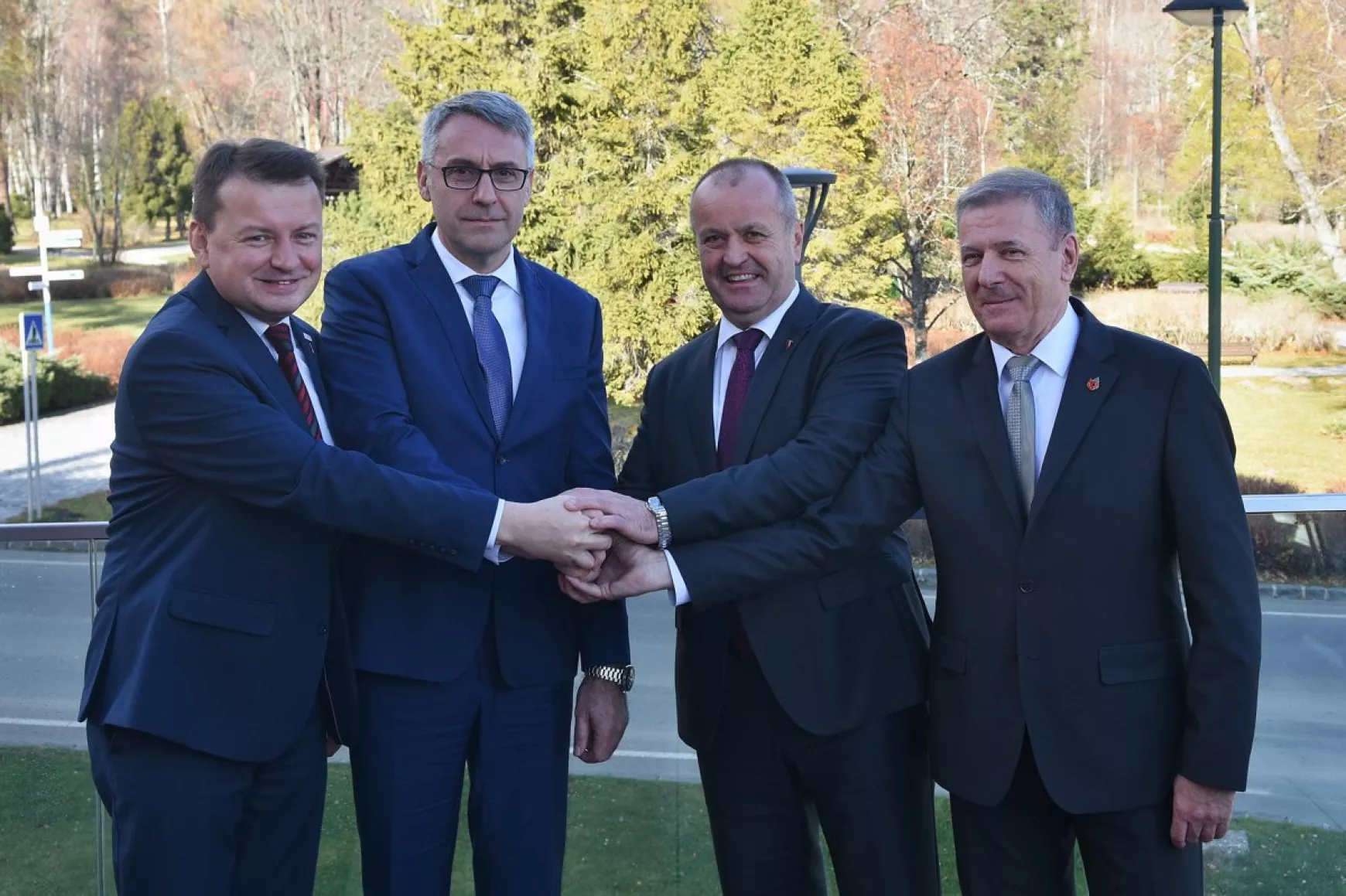 v4-vedelmi-miniszterek.jpeg v4-vedelmi-miniszterek.jpeg