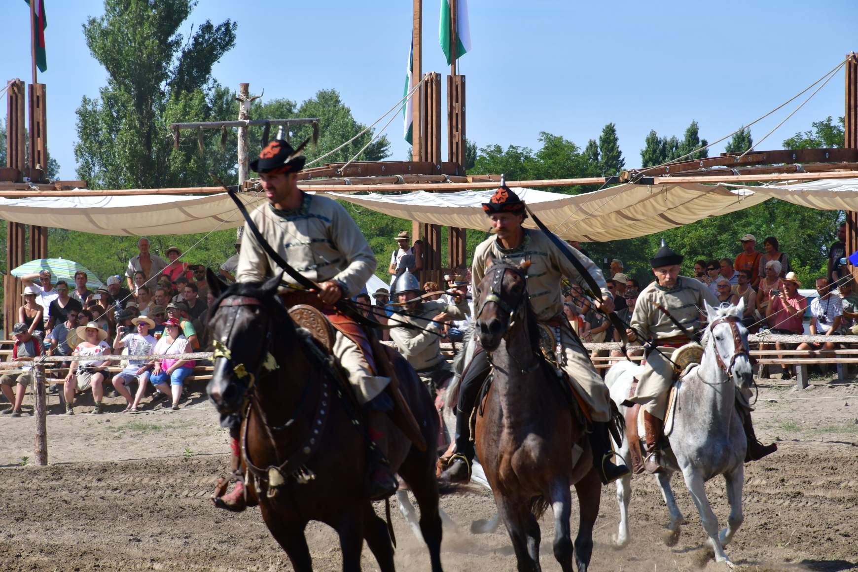 Kurultaj - Magyar Törzsi Gyűlés Kurultaj - Magyar Törzsi Gyűlés