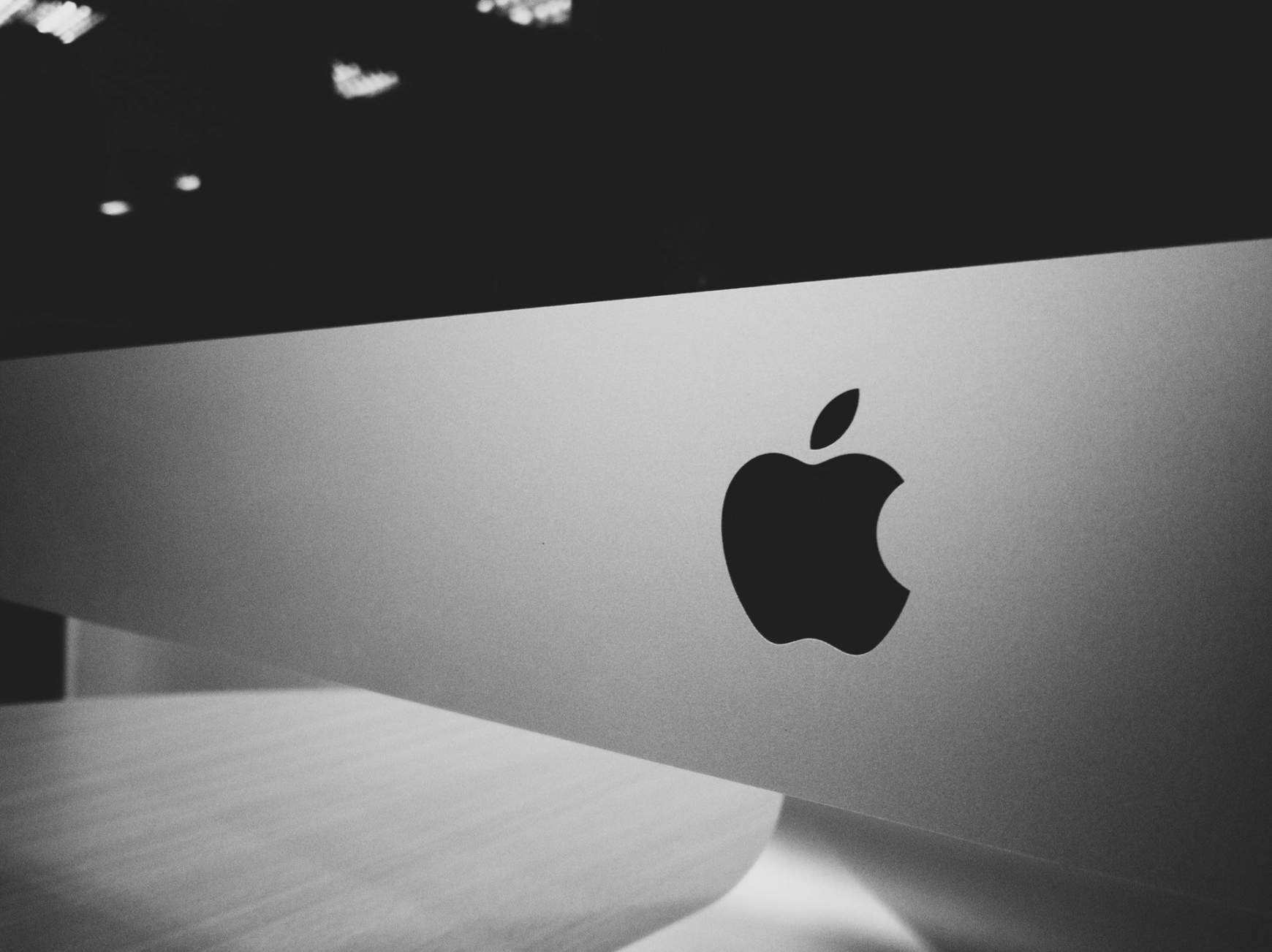 Apple Apple