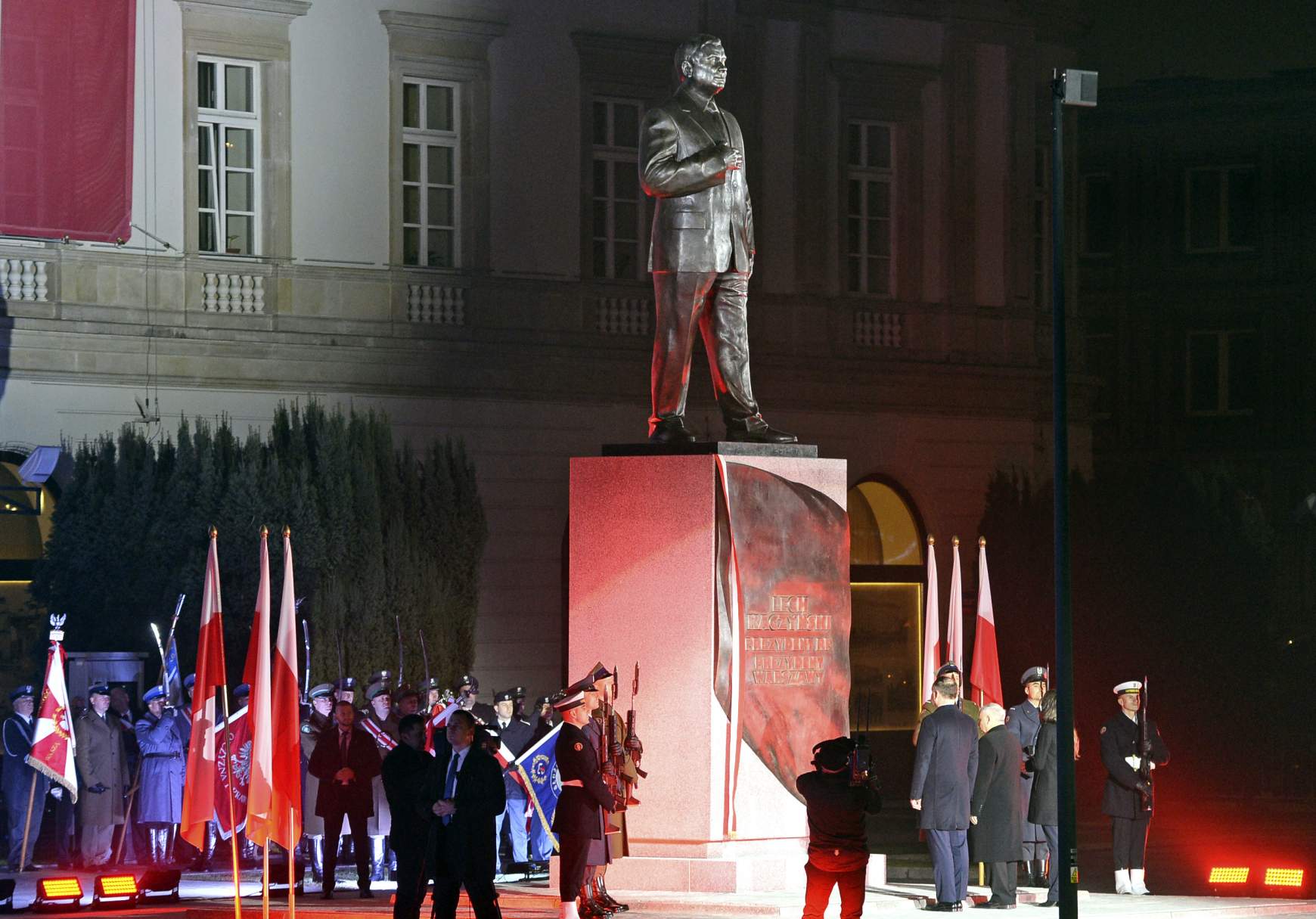 Lech Kaczynski szobor