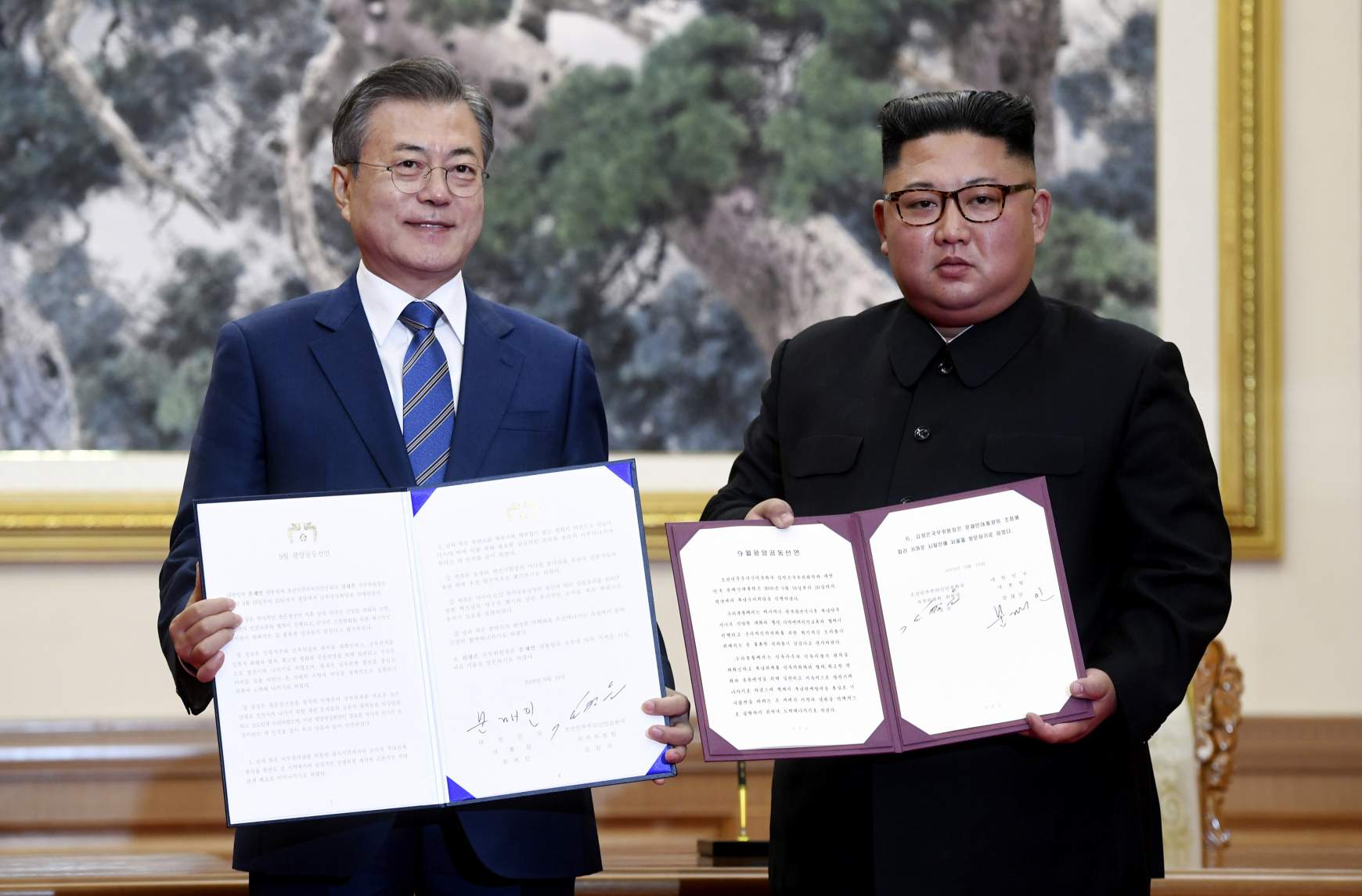 Mun Dzse In és Kim Dzsong Un Mun Dzse In és Kim Dzsong Un
