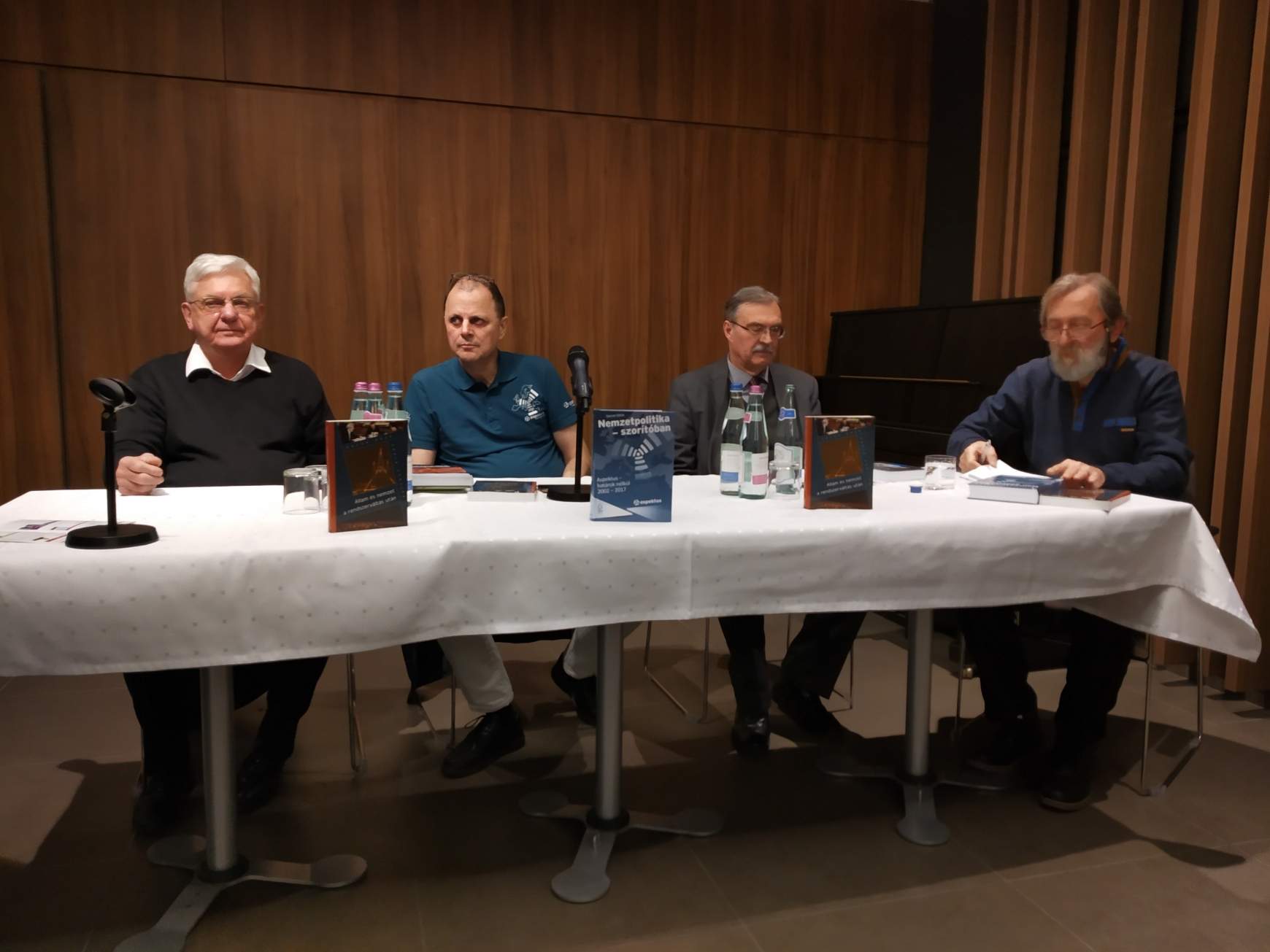 Nemzetpolitikai kerekasztal Pozsonyban Nemzetpolitikai kerekasztal Pozsonyban