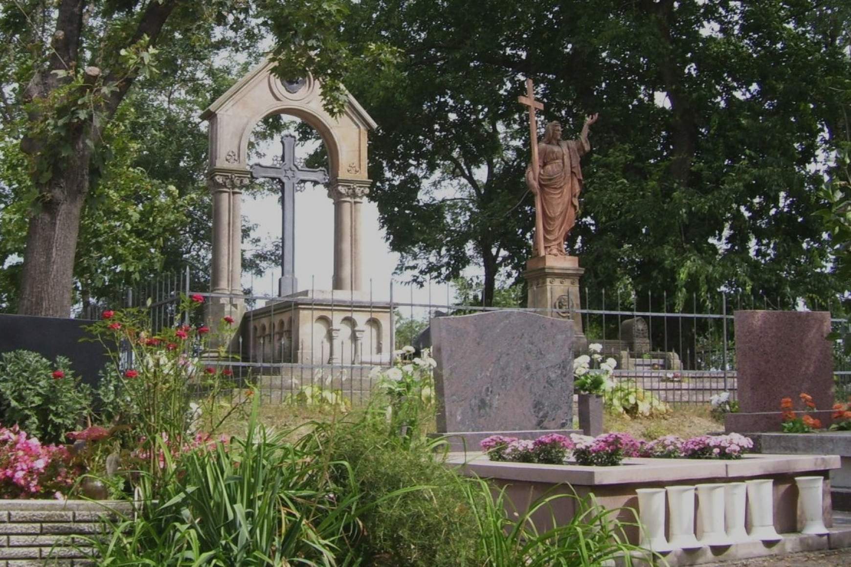 Pollack Mihály síremléke Tahitótfaluban