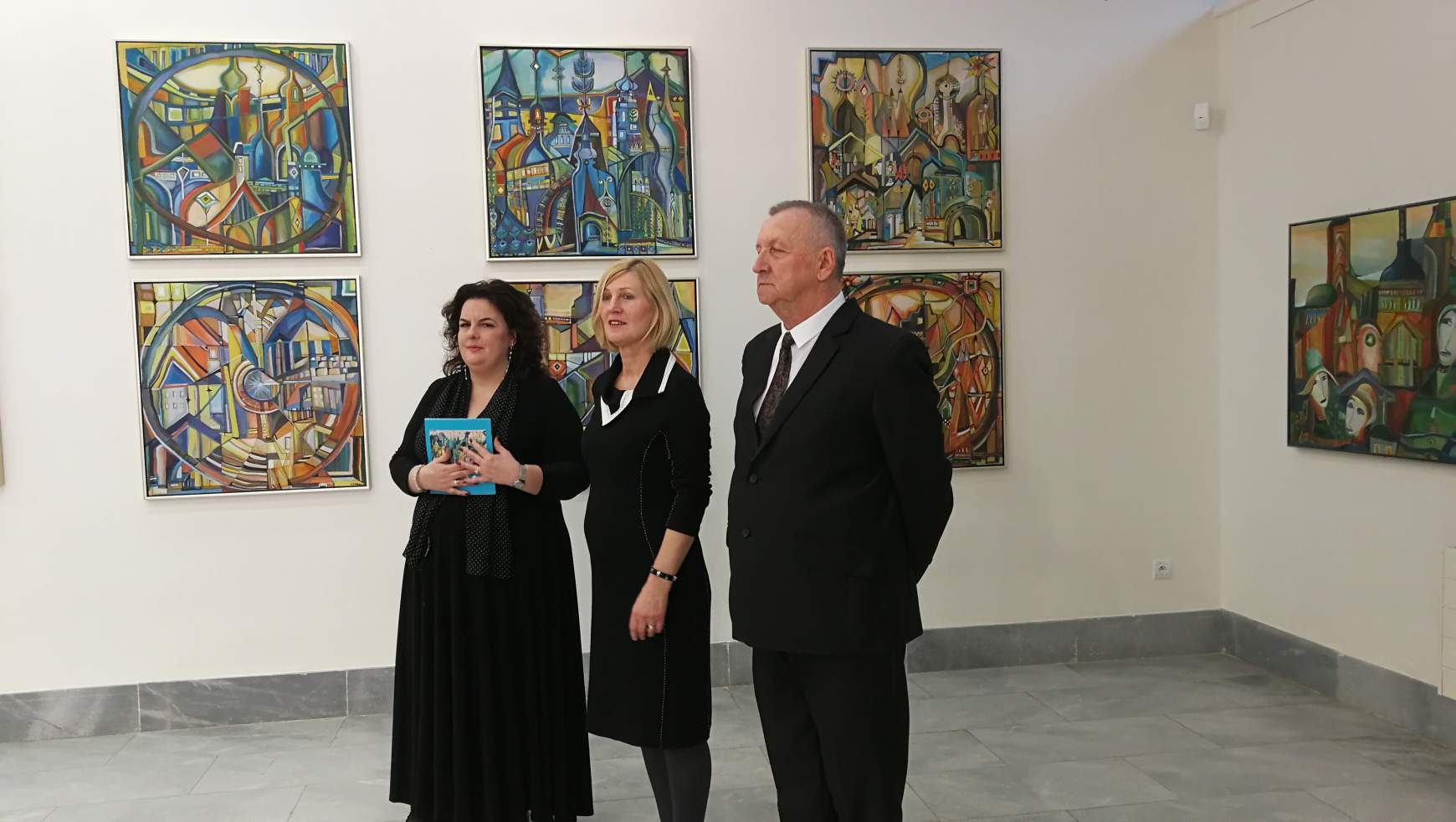 (balról) Grászli Bernadett, Csurák Erzsébet és Zsigmond Tibor, a Csallóközi Múzeum igazgatója