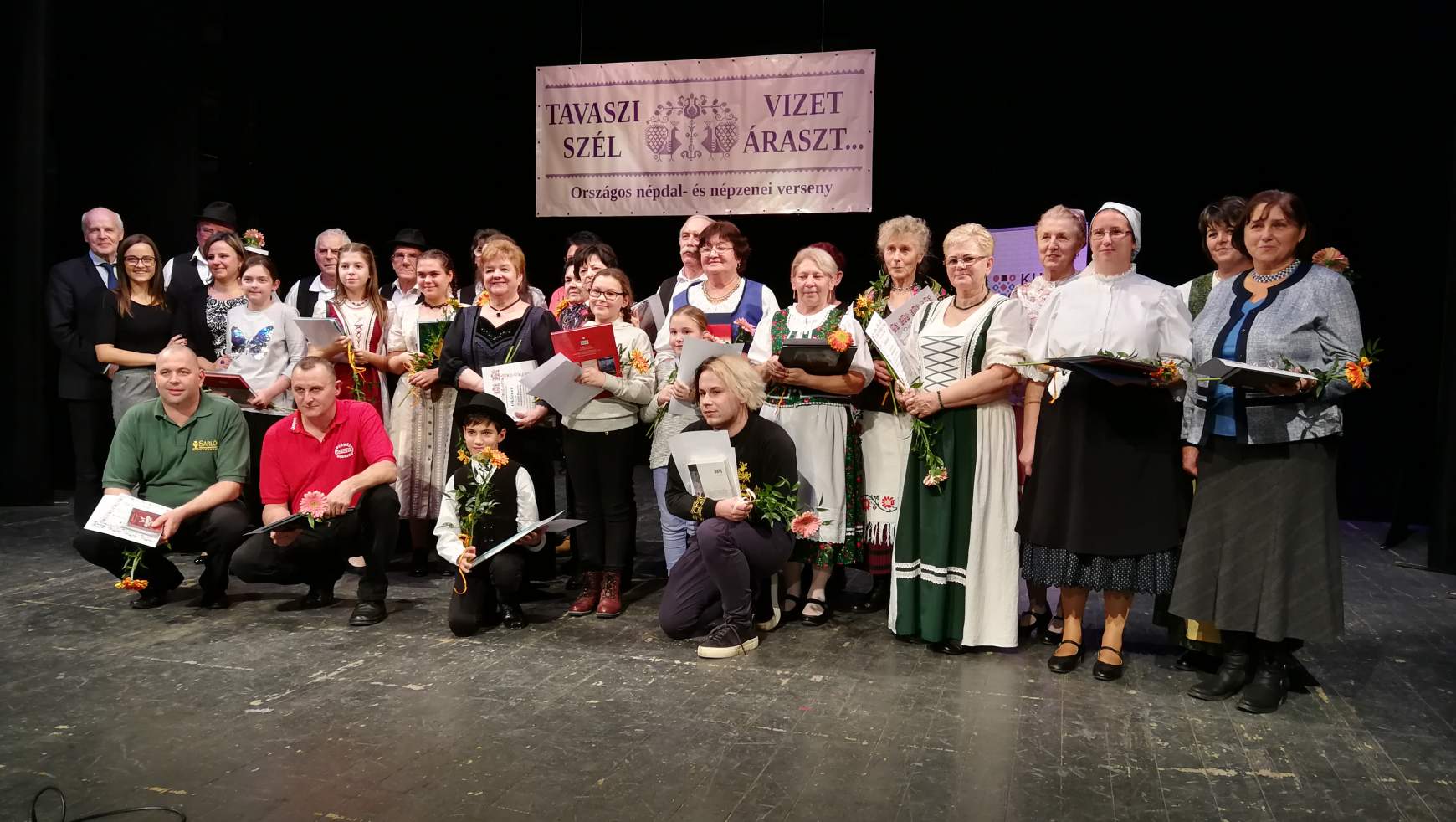 Birinyi József (bal oldalon, álló sor), szólisták, csoportvezetők