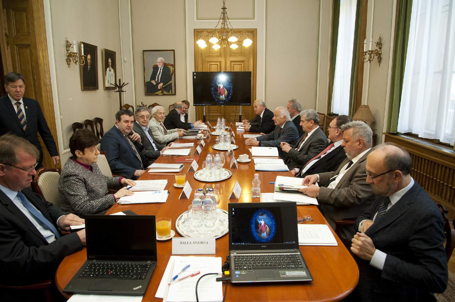 mta-itm-megbeszeles.jpg mta-itm-megbeszeles.jpg