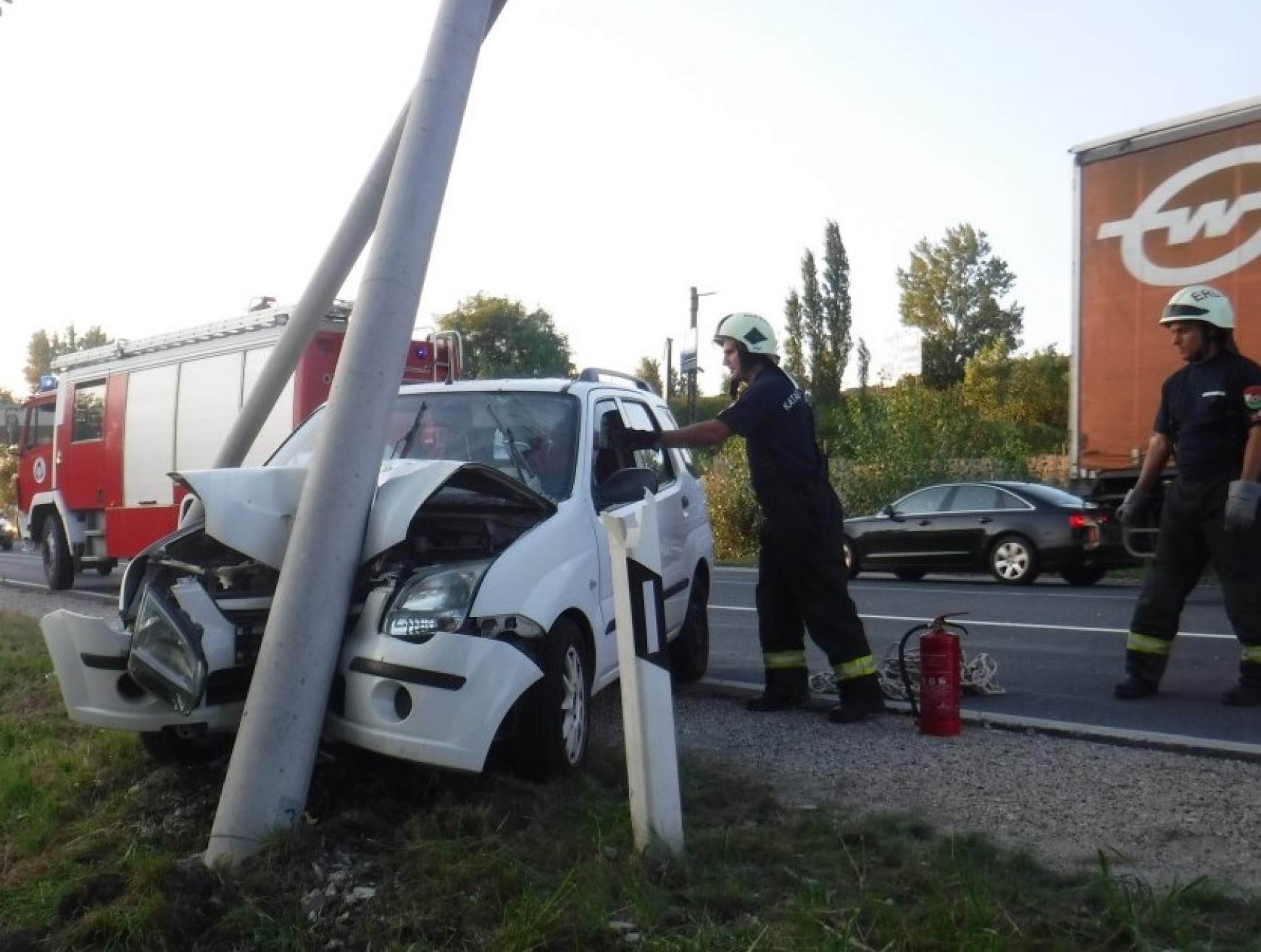 vilklanyoszlop-utkozes.jpg vilklanyoszlop-utkozes.jpg
