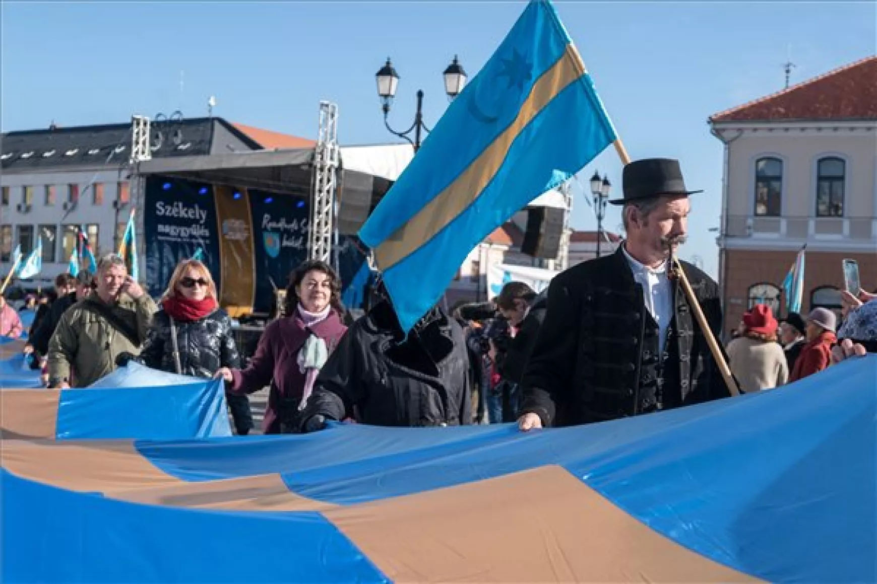 Felvonulók