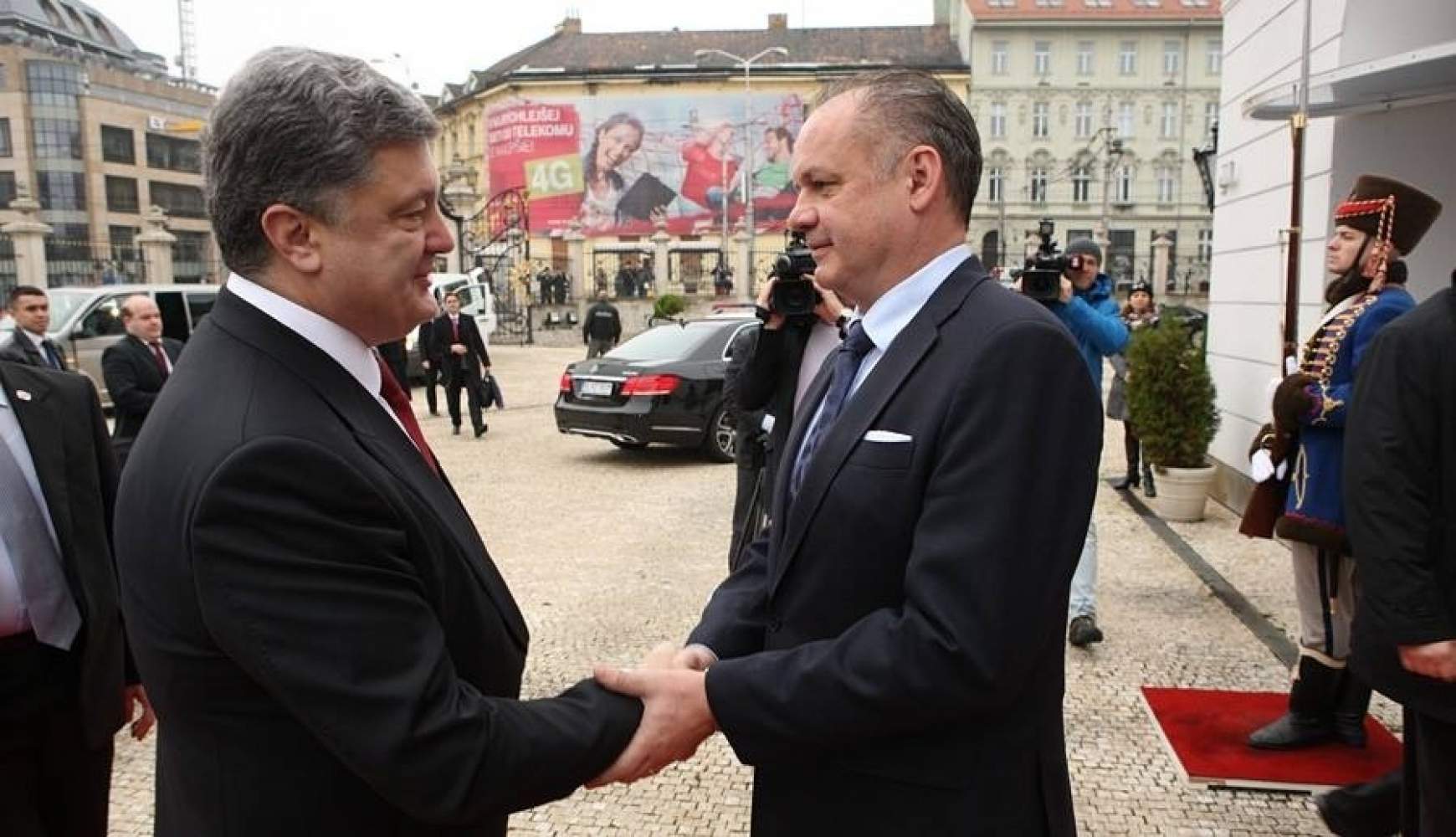 porosenko-kiska.jpg porosenko-kiska.jpg