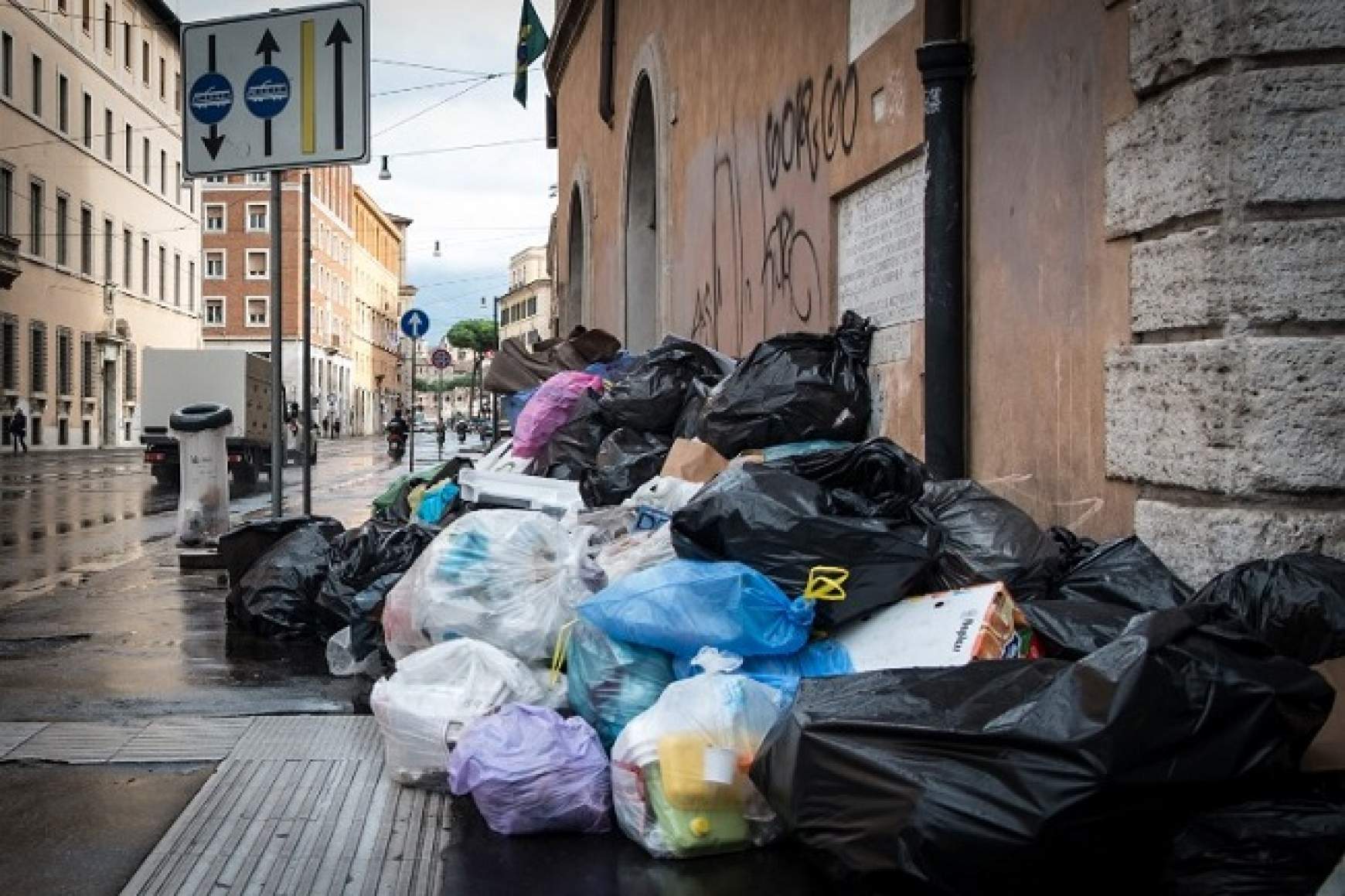 roma-szemet.jpg roma-szemet.jpg