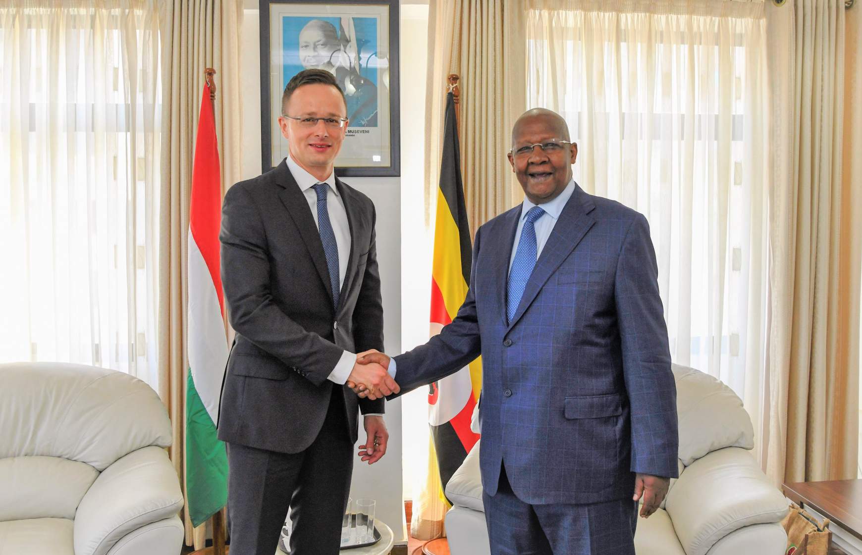szijjarto-ugandaban-2-.jpg szijjarto-ugandaban-2-.jpg