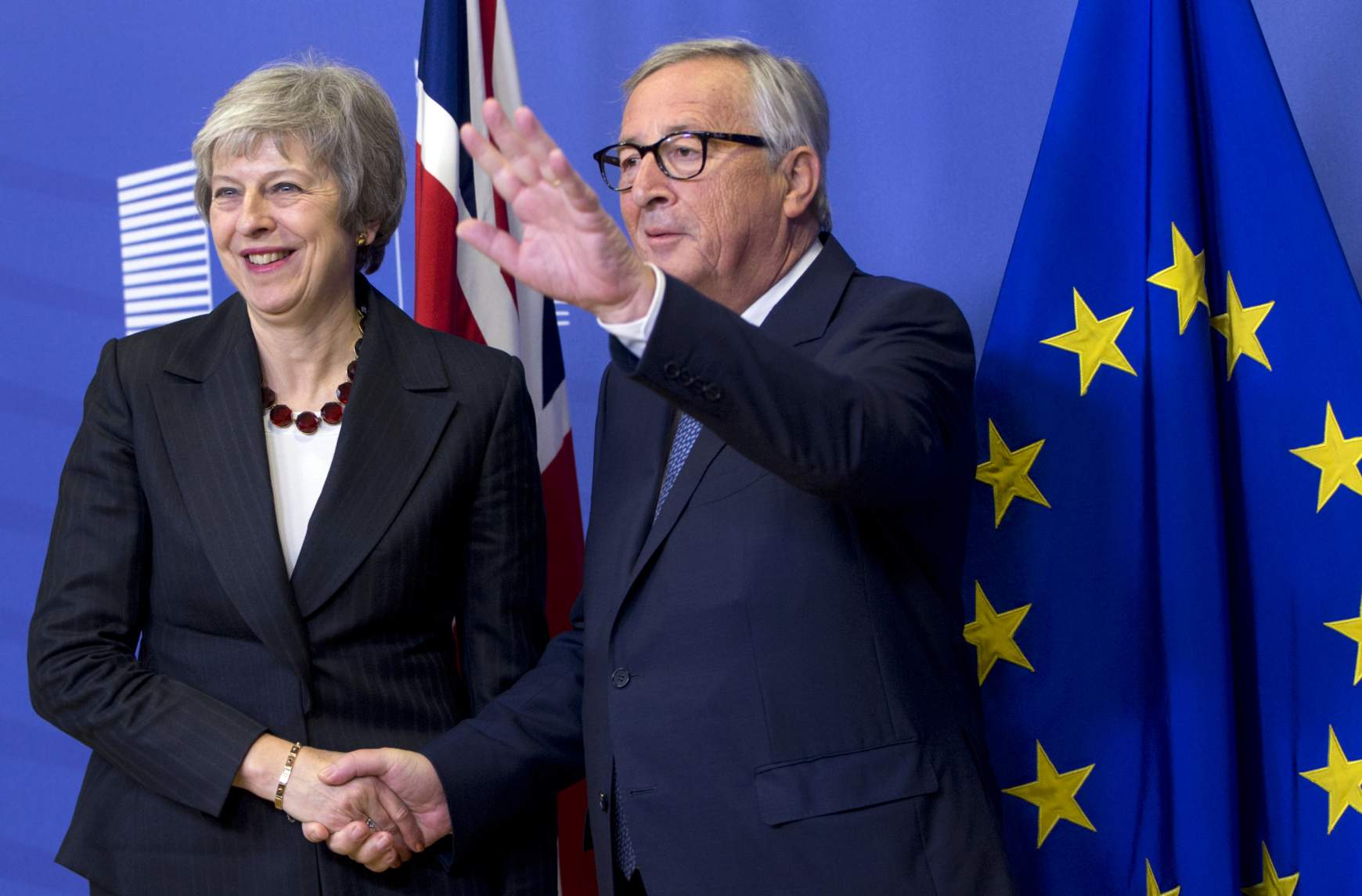 Jean-Claude Juncker és Theresa May