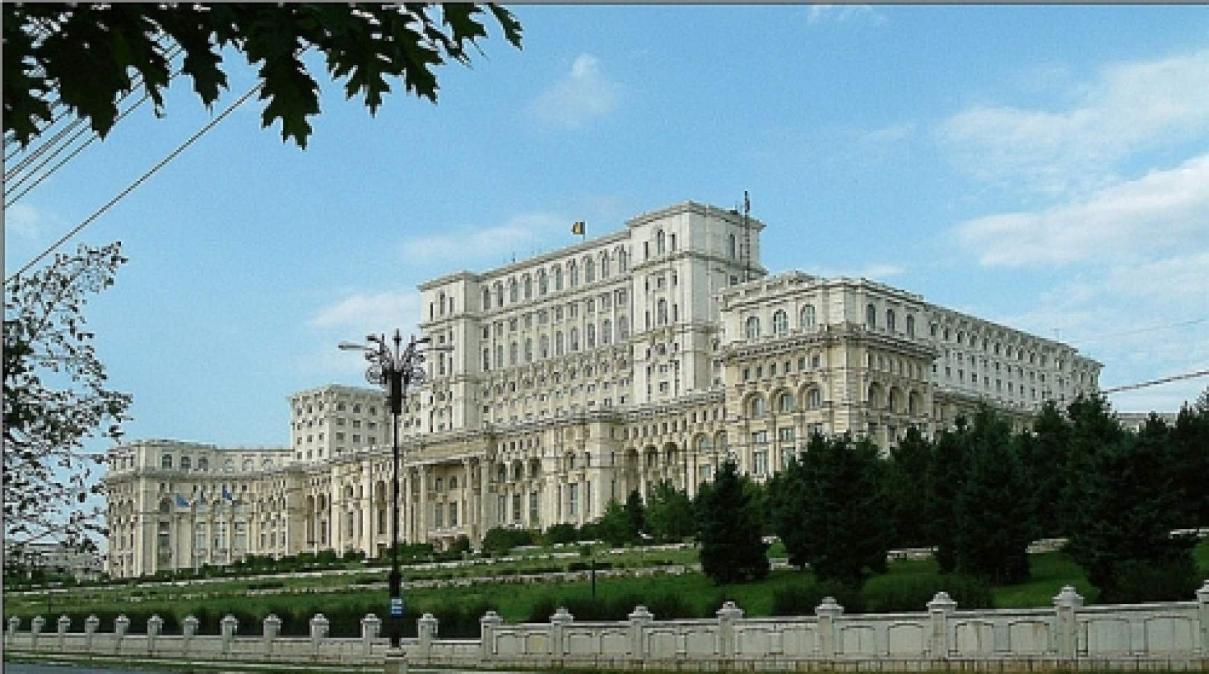 roman-parlament.jpg roman-parlament.jpg