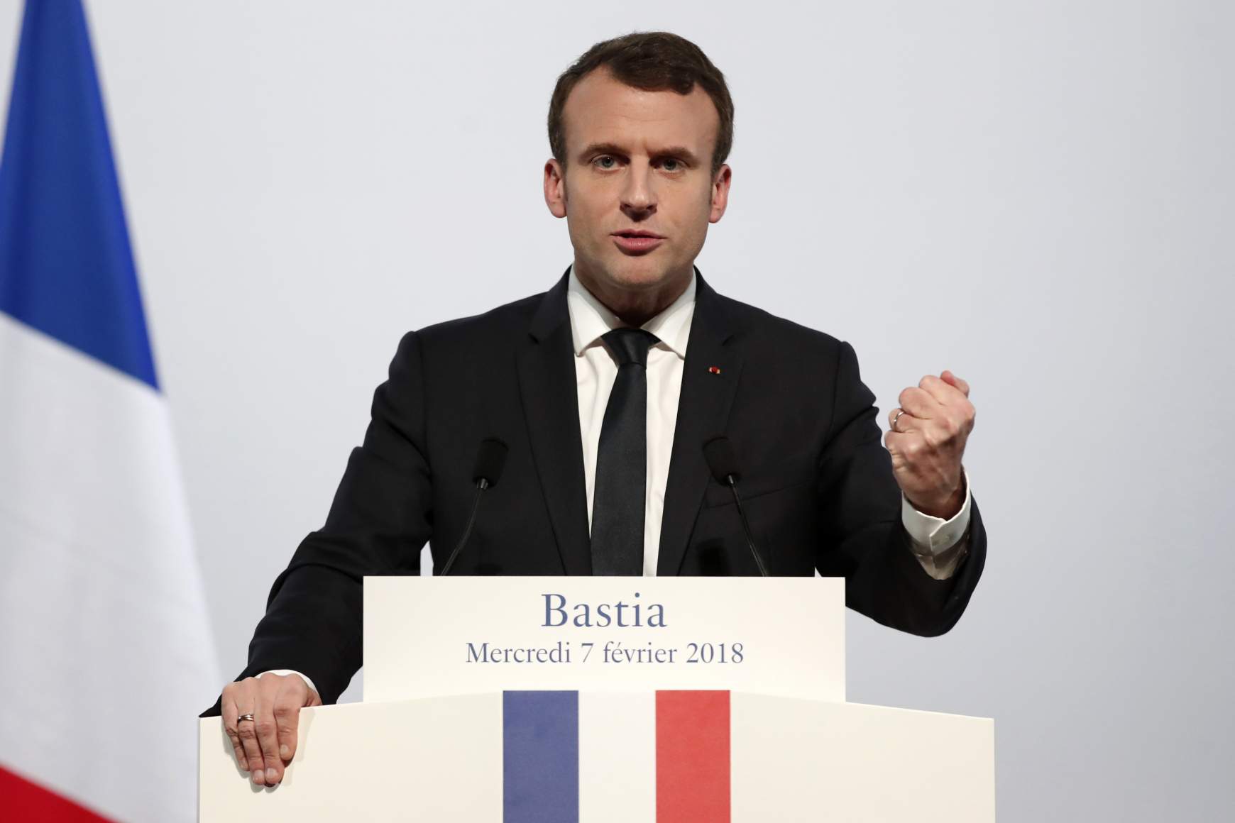 Macron Macron