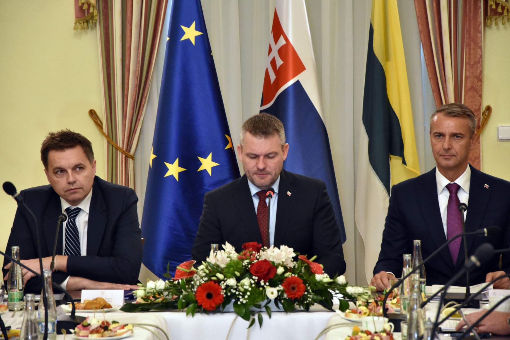 szlovak-kormany.jpg szlovak-kormany.jpg