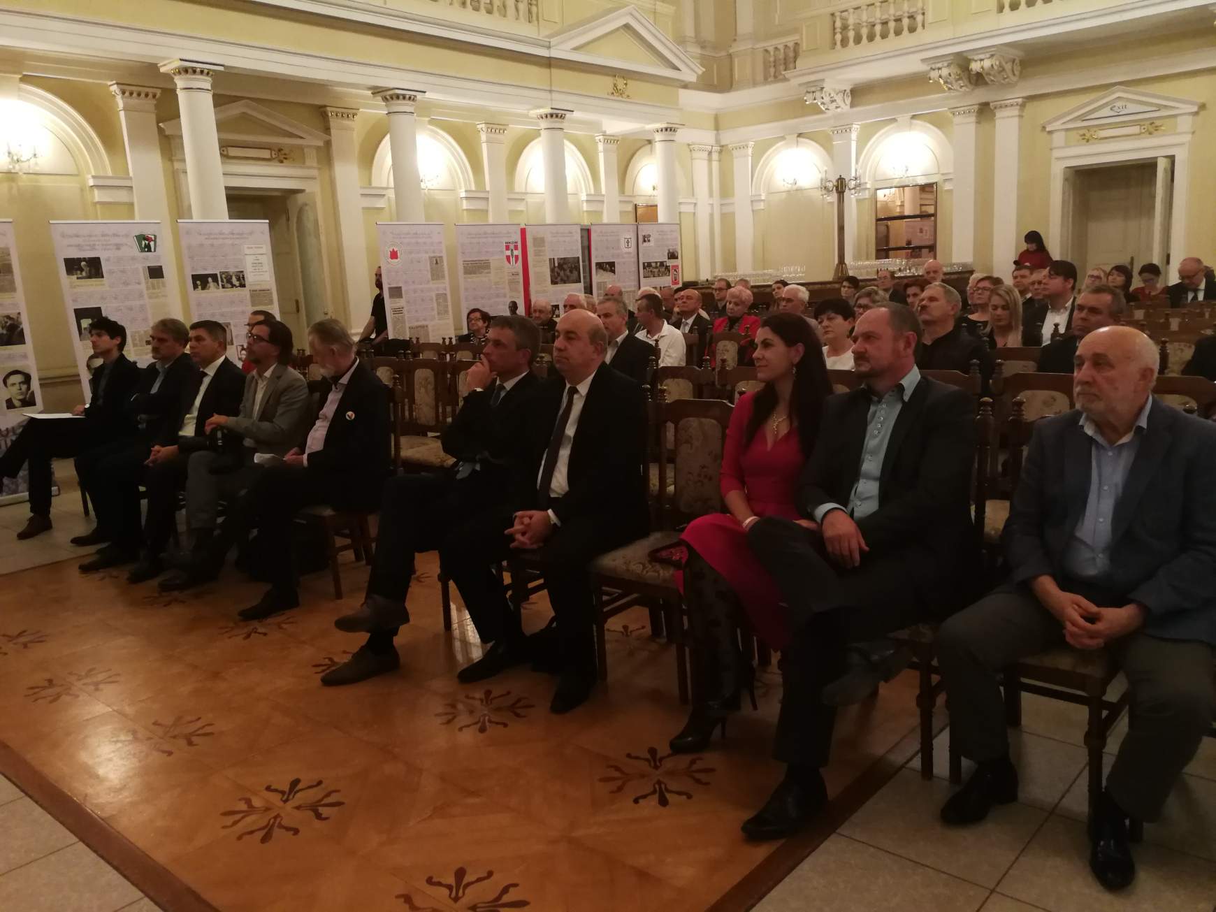 Bársonyos KN-ben Bársonyos KN-ben