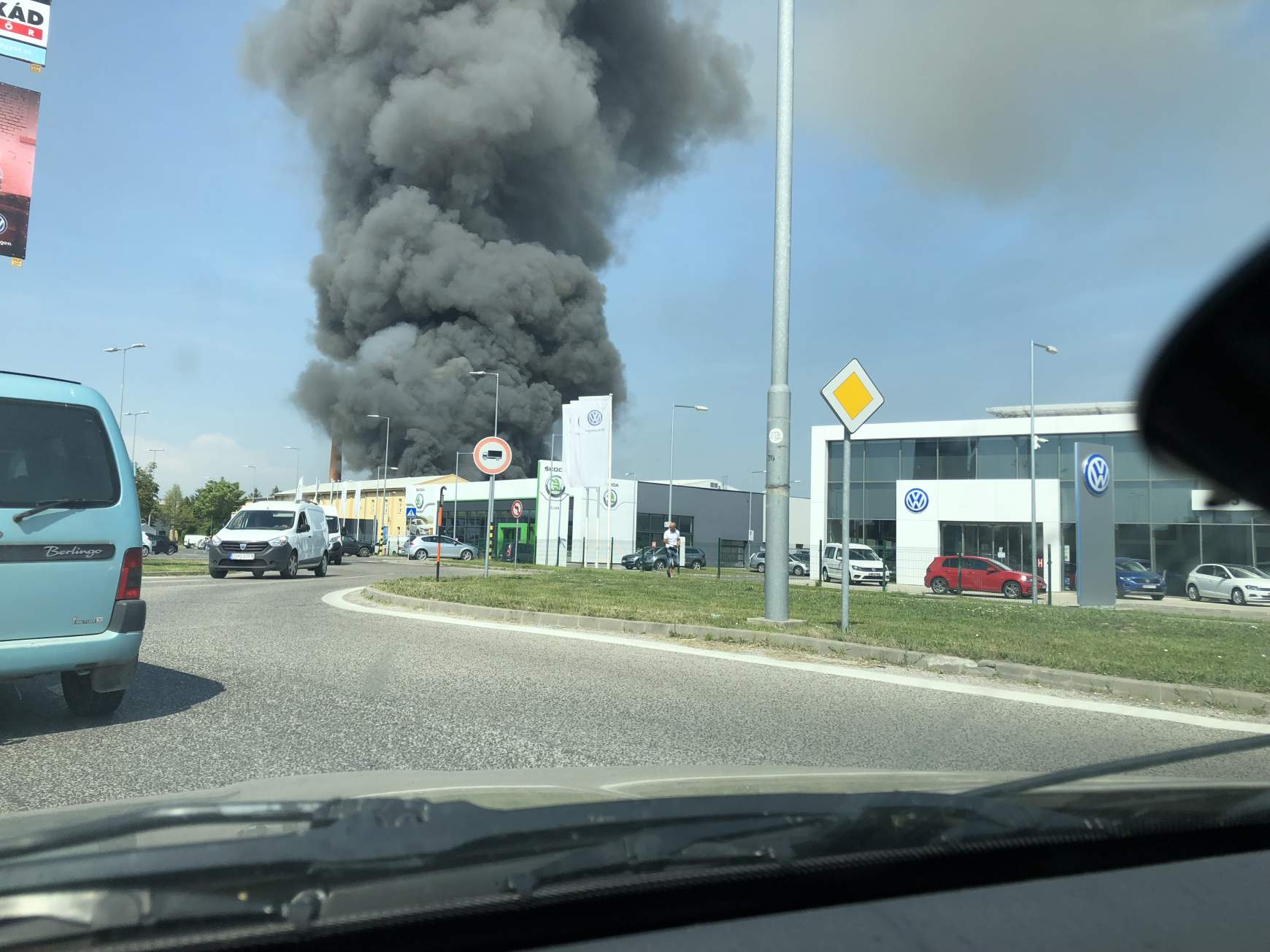 Ég a dunaszerdahelyi Fornetti-gyár Ég a dunaszerdahelyi Fornetti-gyár