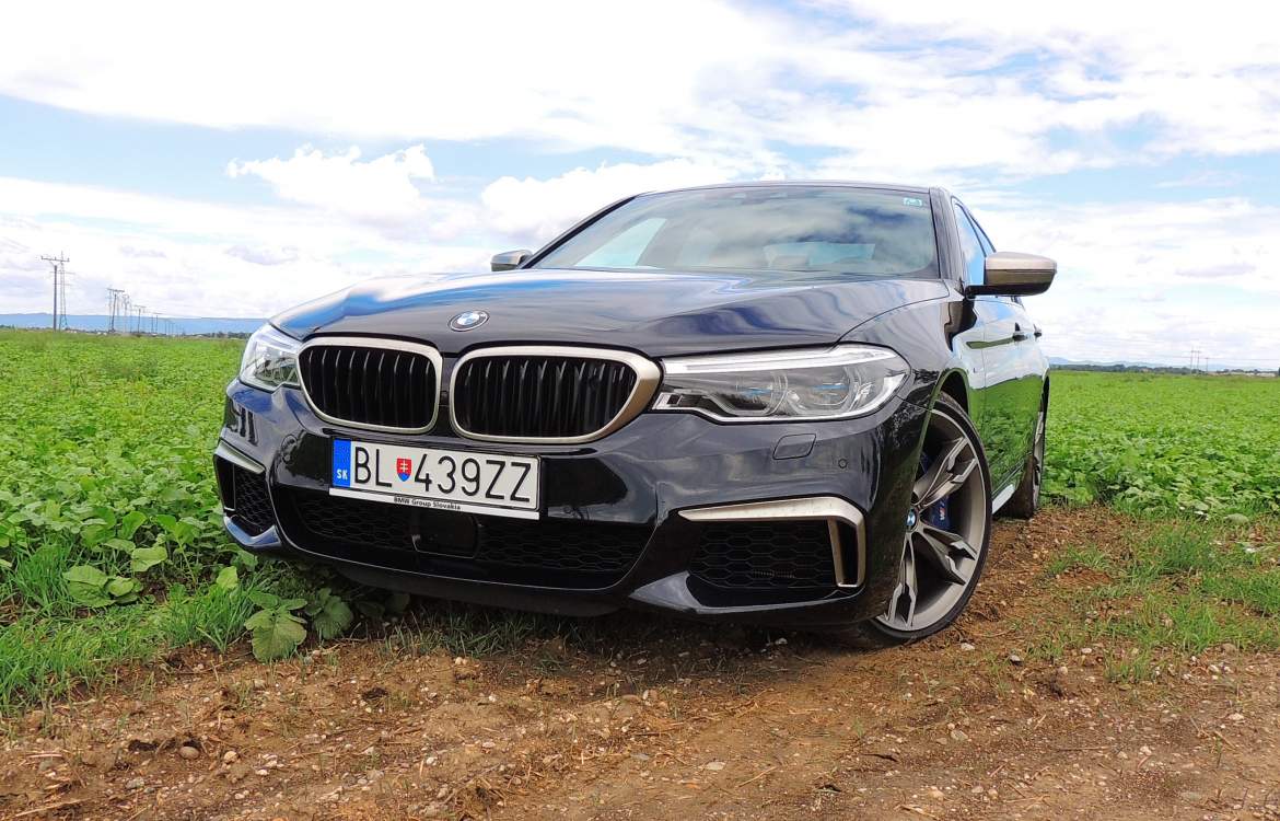 BMW M550i xDrive 